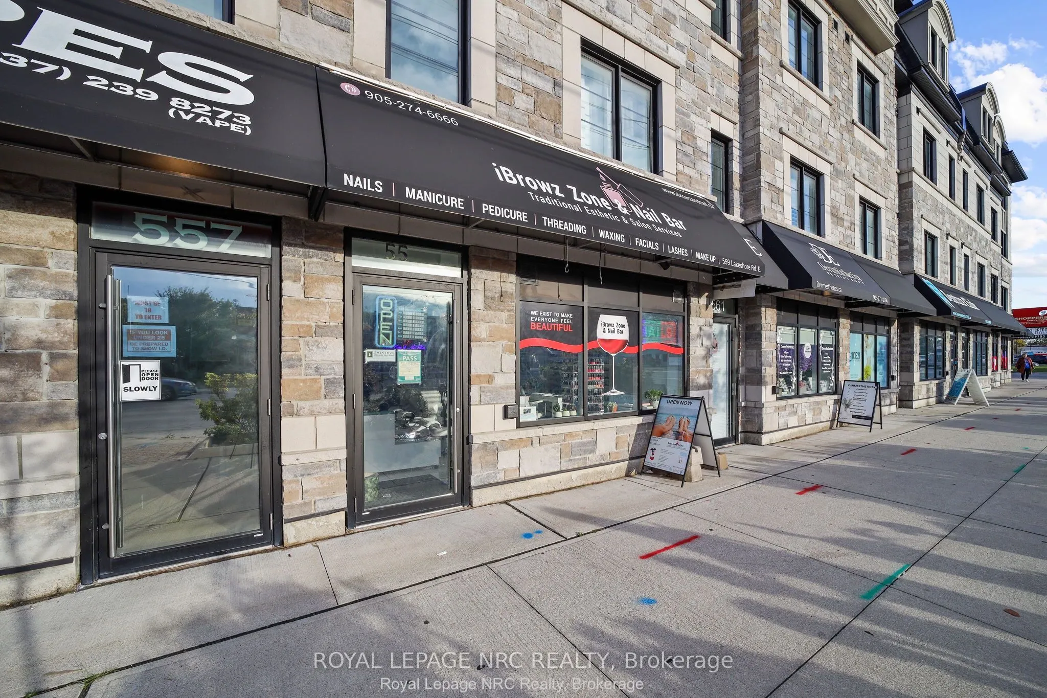 559 Lakeshore Road E