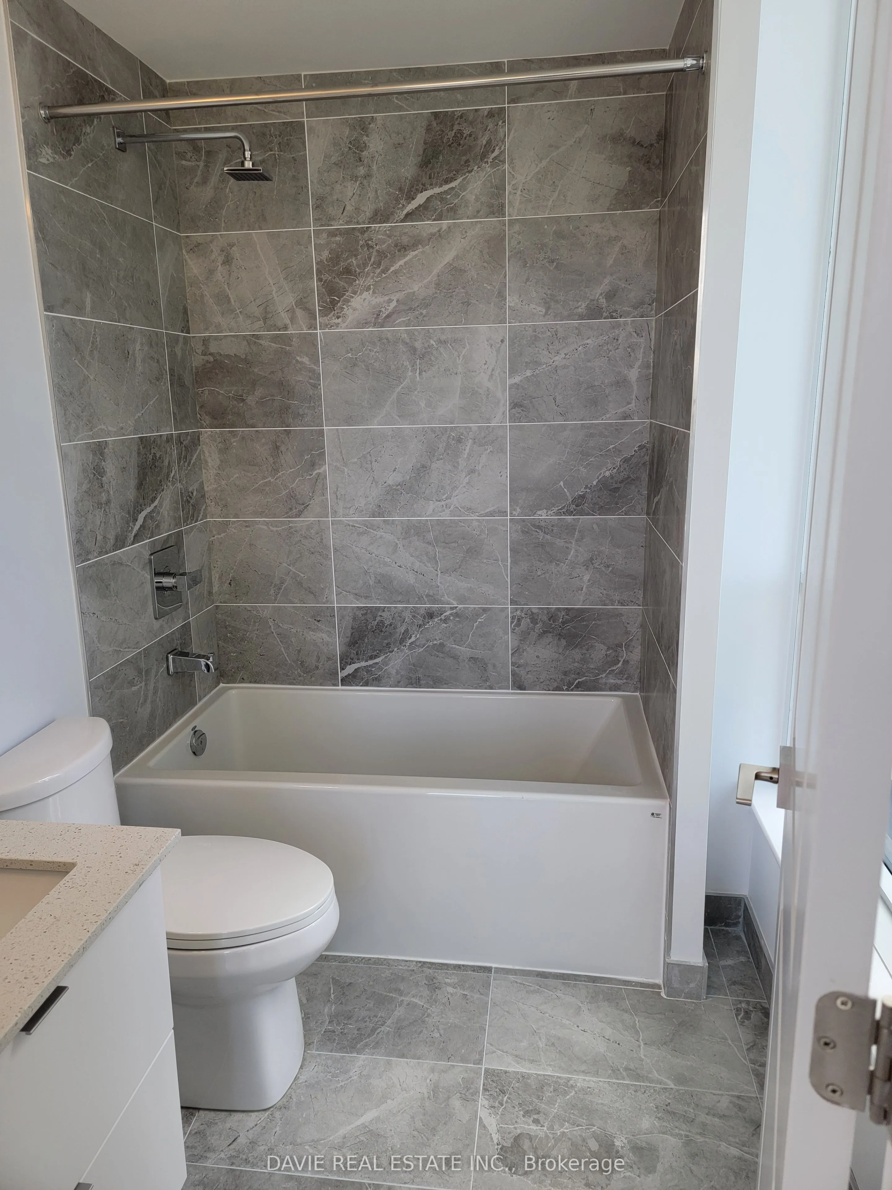 30 Elm Drive W, #401