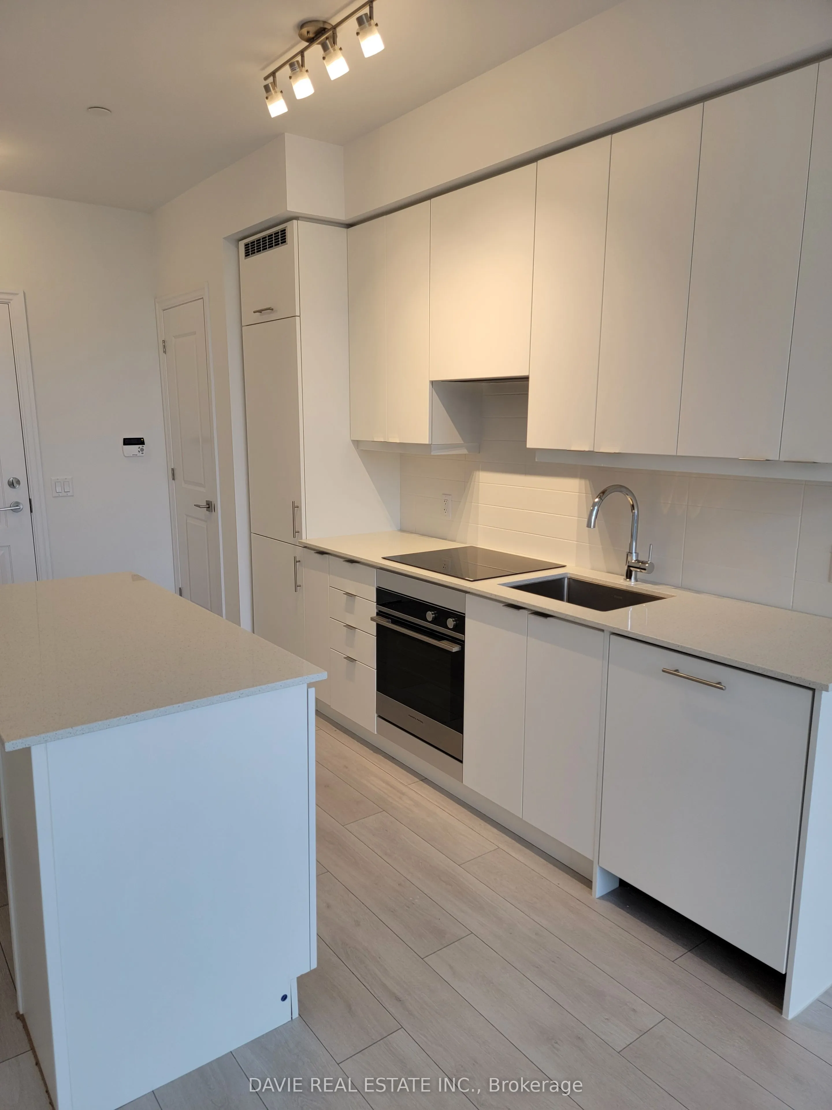 30 Elm Drive W, #401