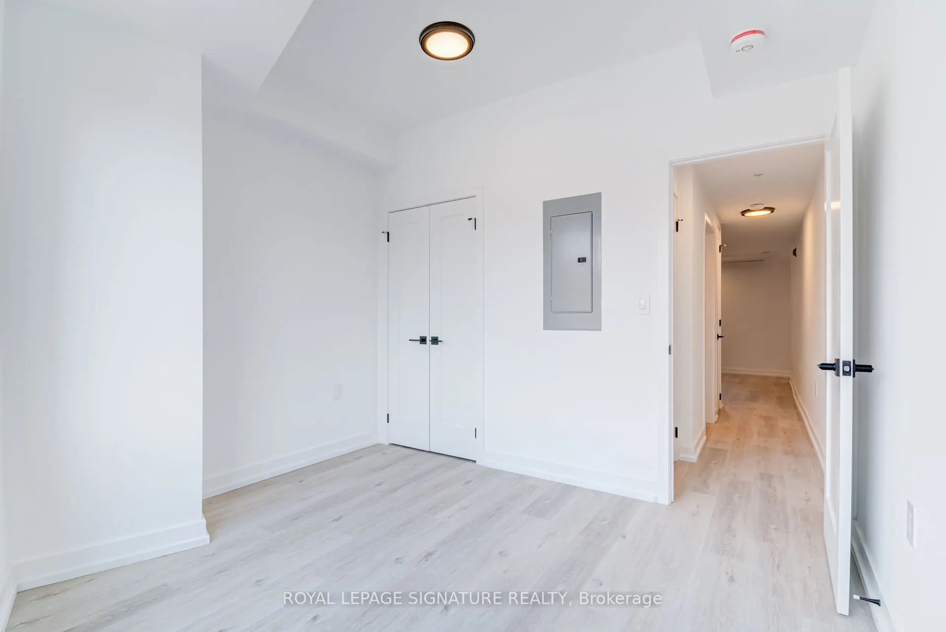 3039 Dundas Street W, #4