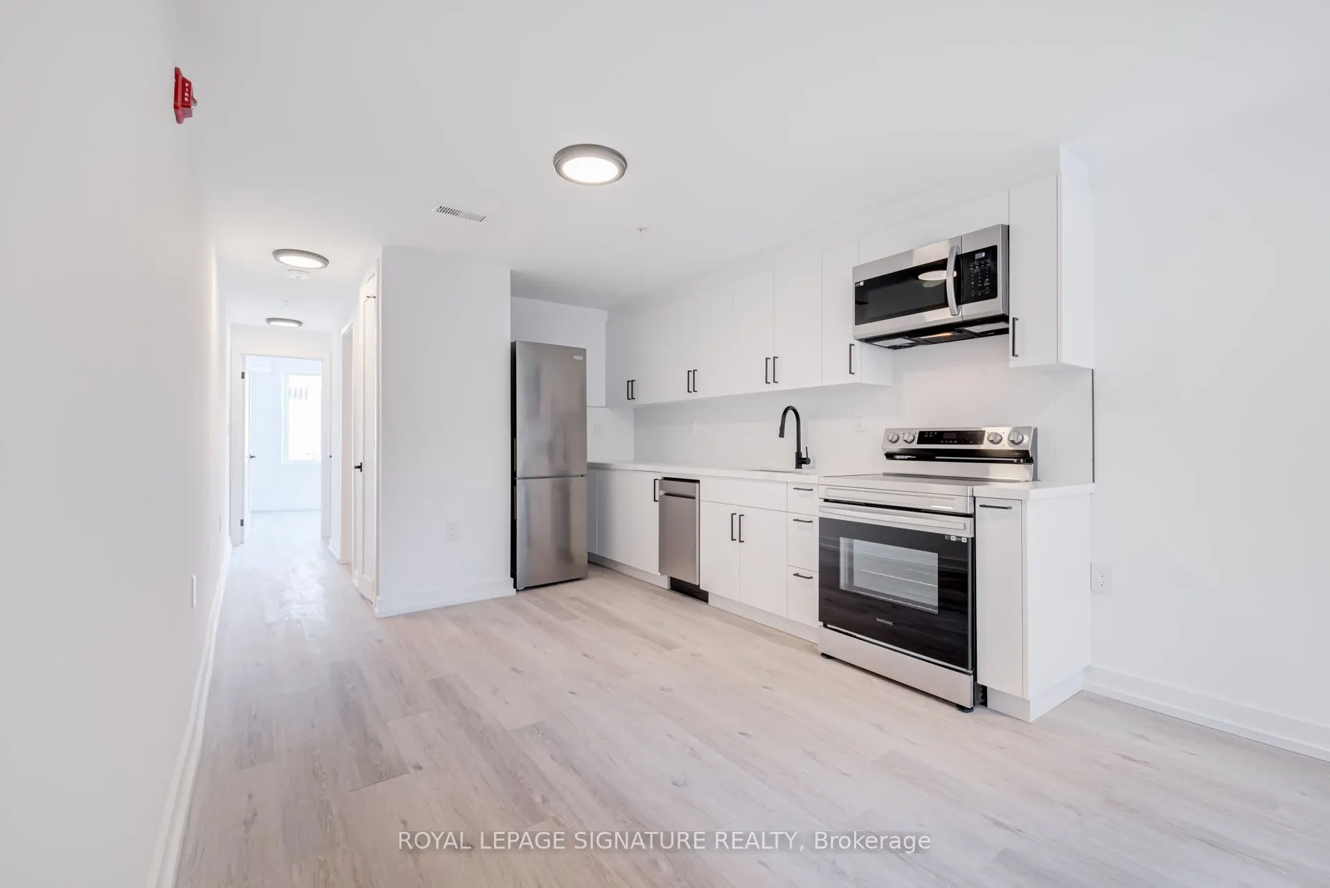 3039 Dundas Street W, #4