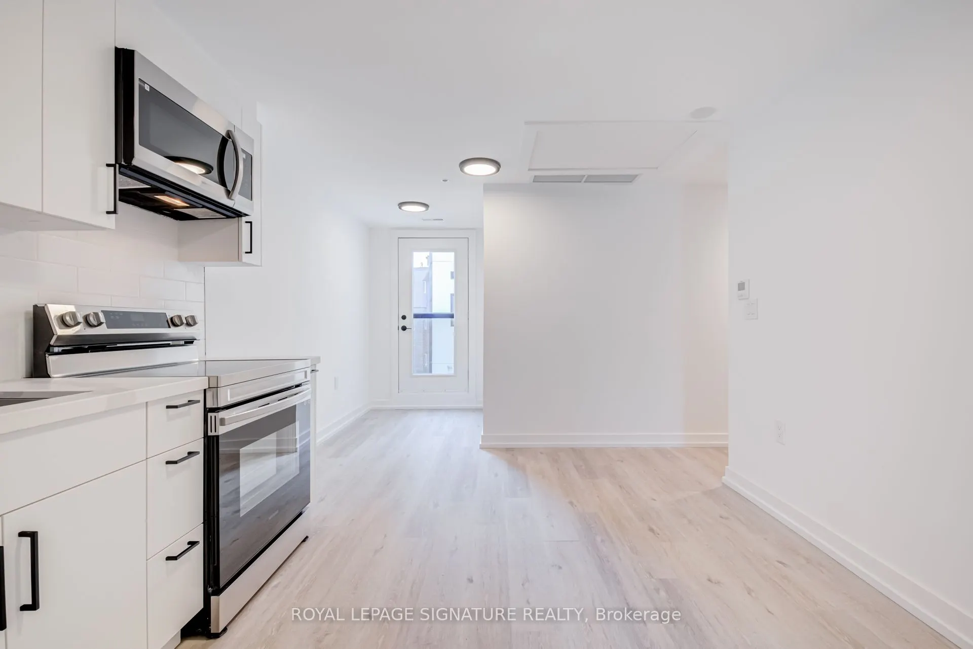 3039 Dundas Street W, #4
