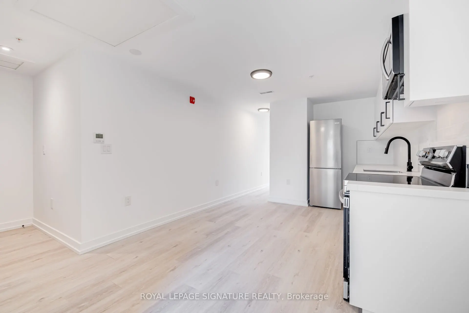 3039 Dundas Street W, #4