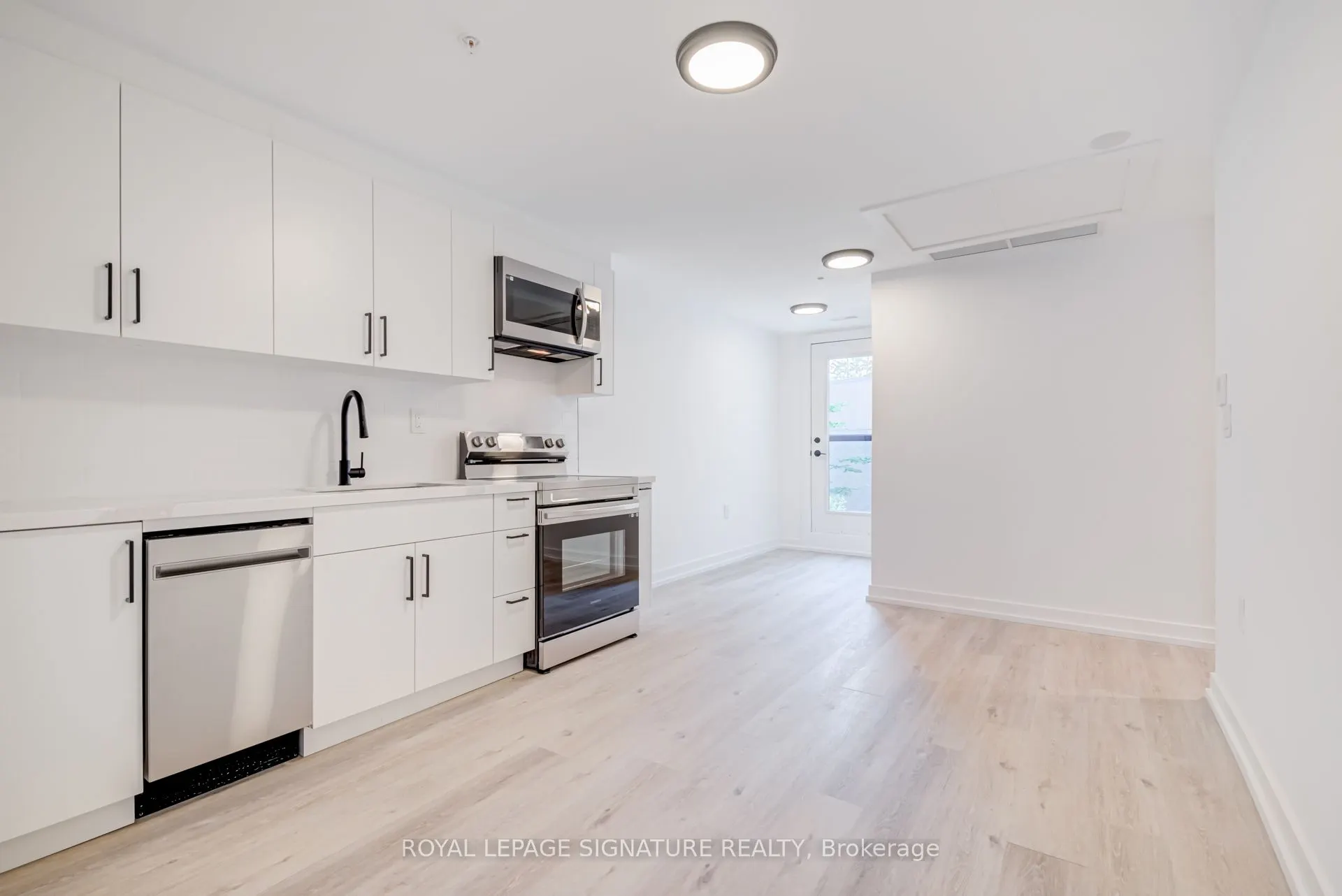 3039 Dundas Street W, #4