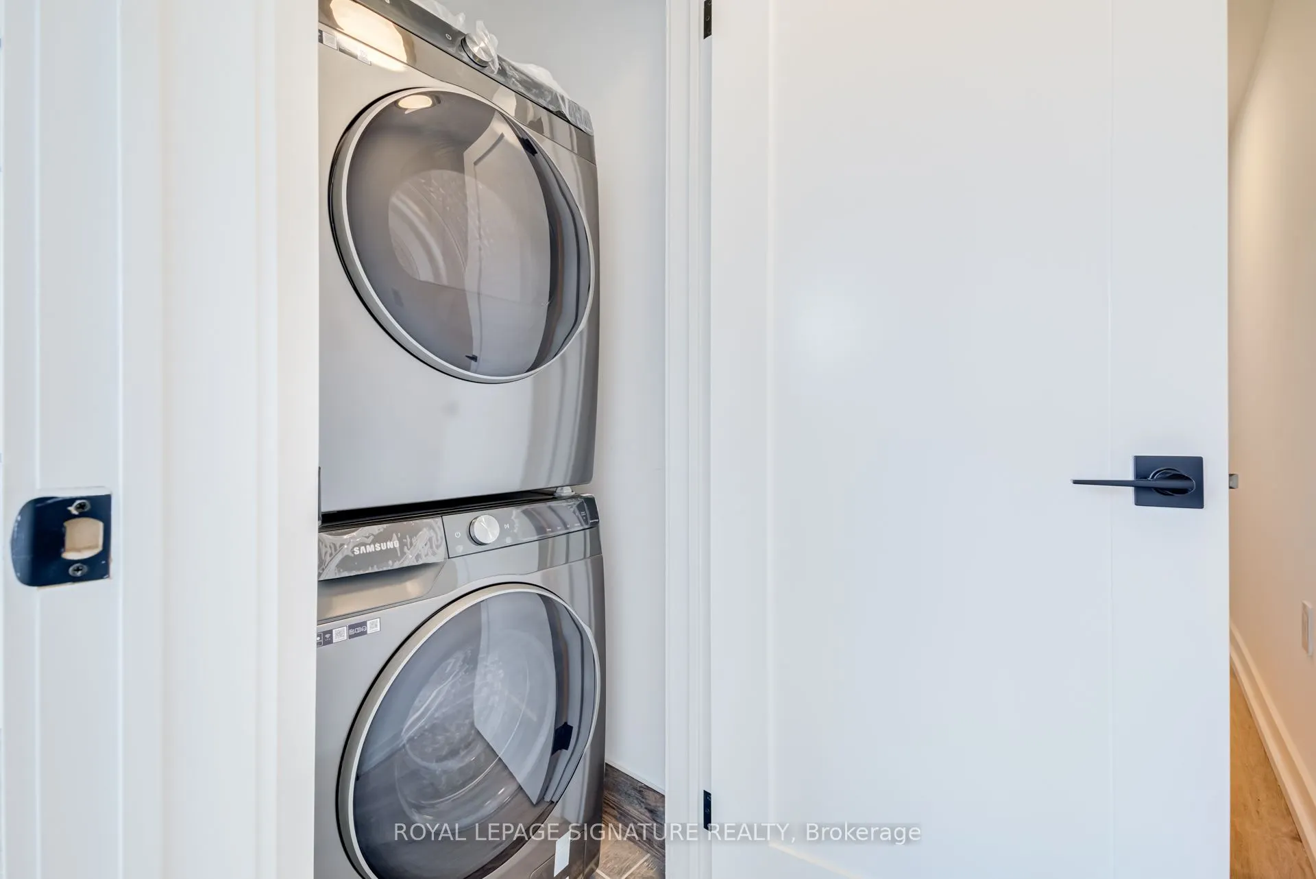 3039 Dundas Street W, #4