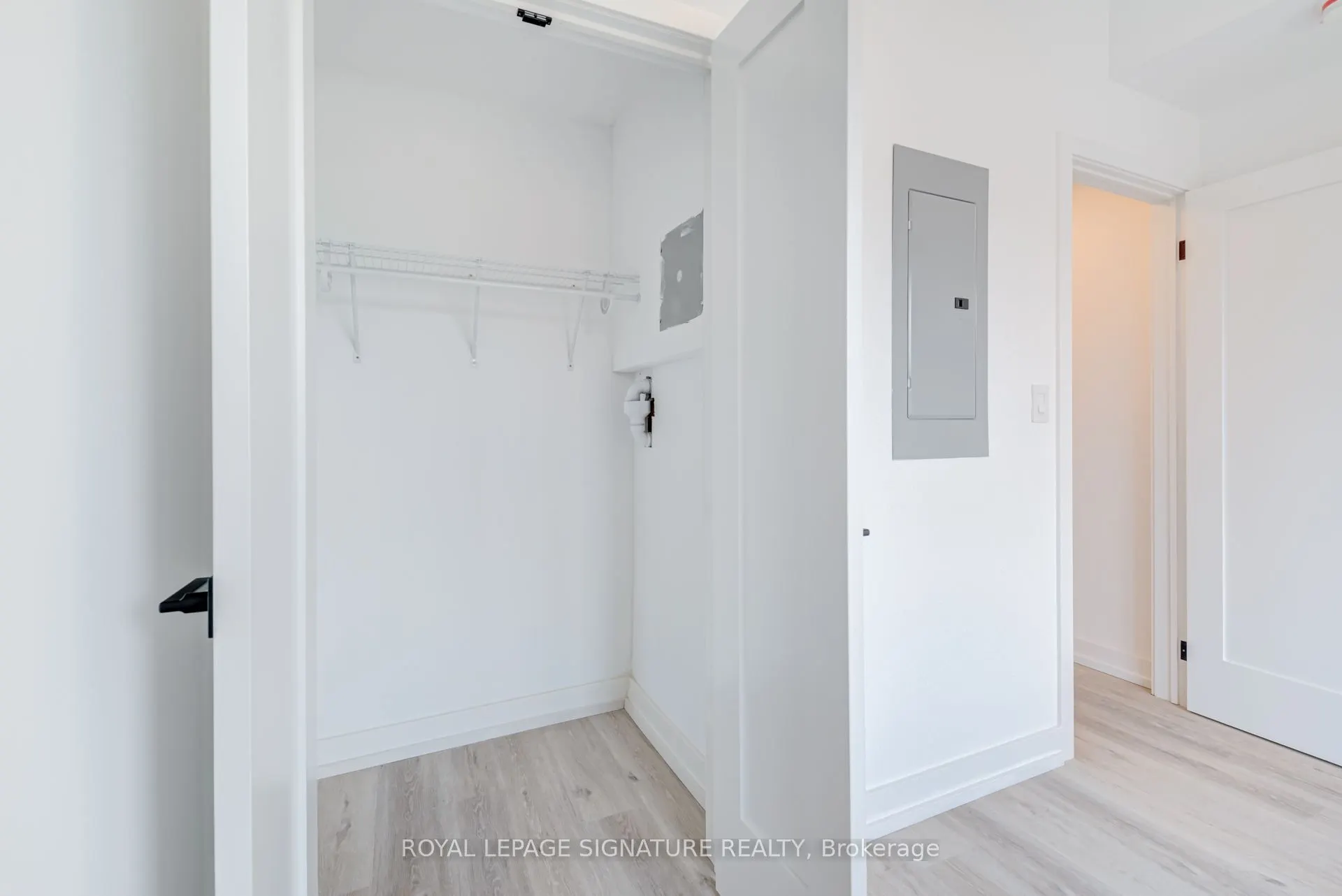 3039 Dundas Street W, #4