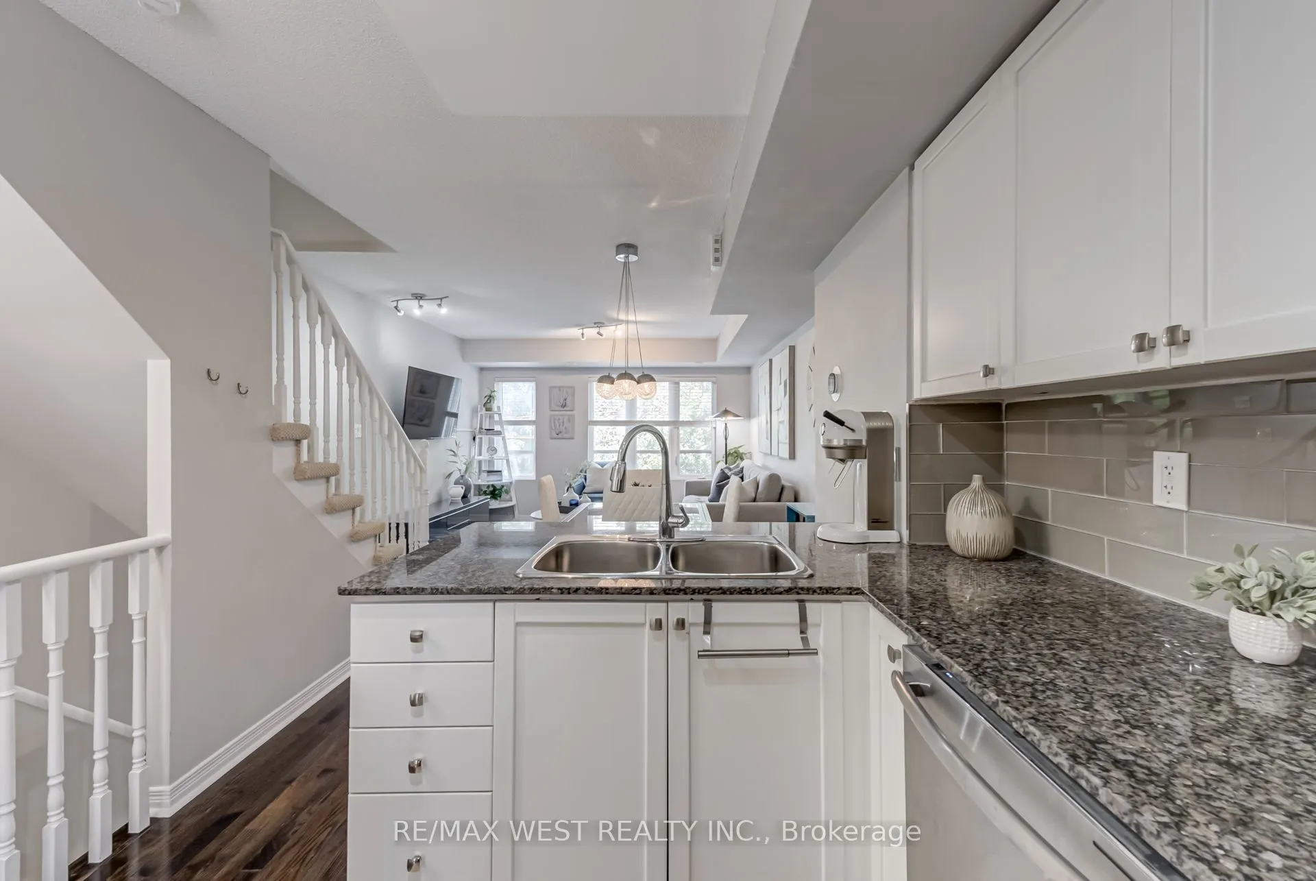 351 Wallace Avenue, #264