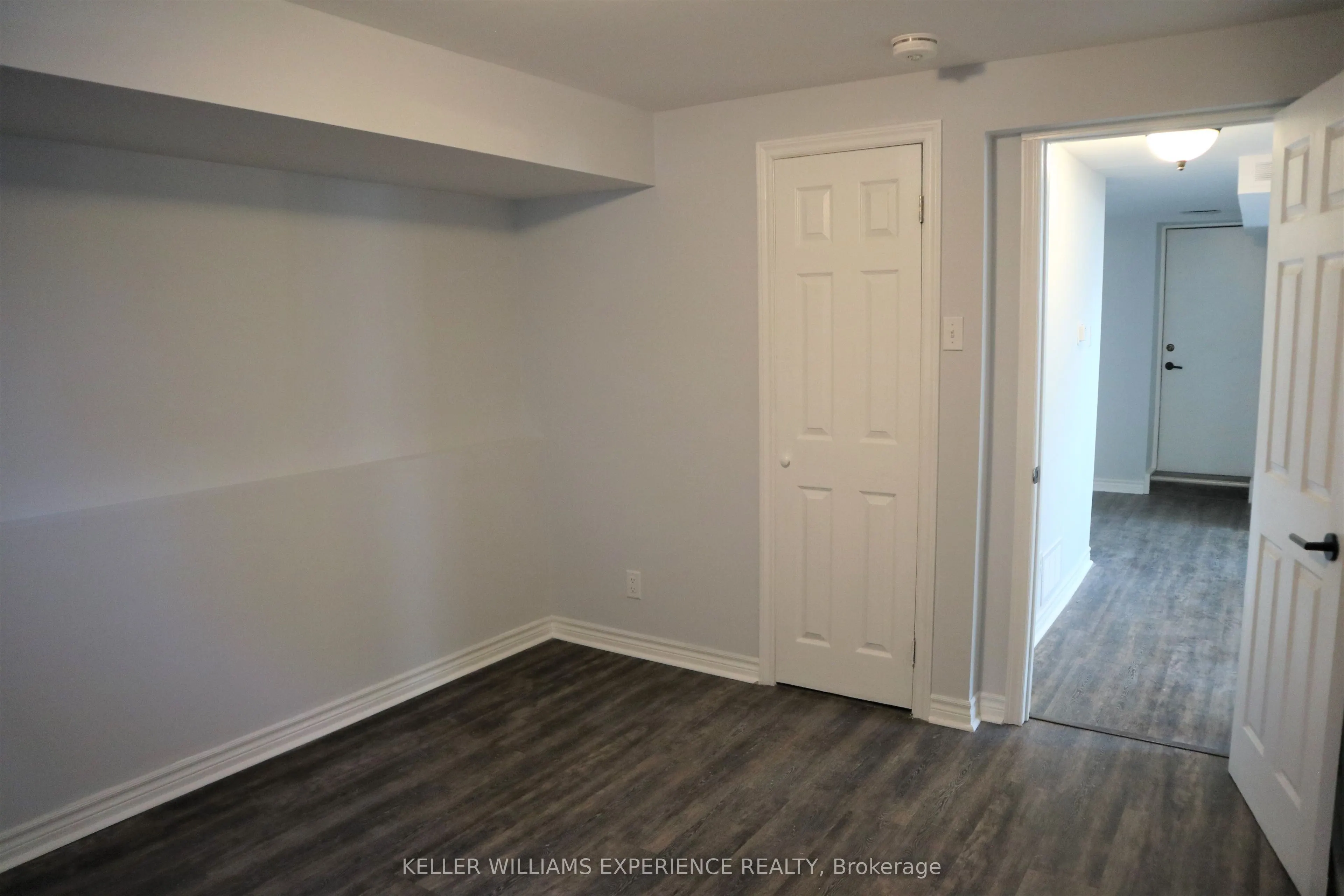 39 Erindale Avenue, #Lower