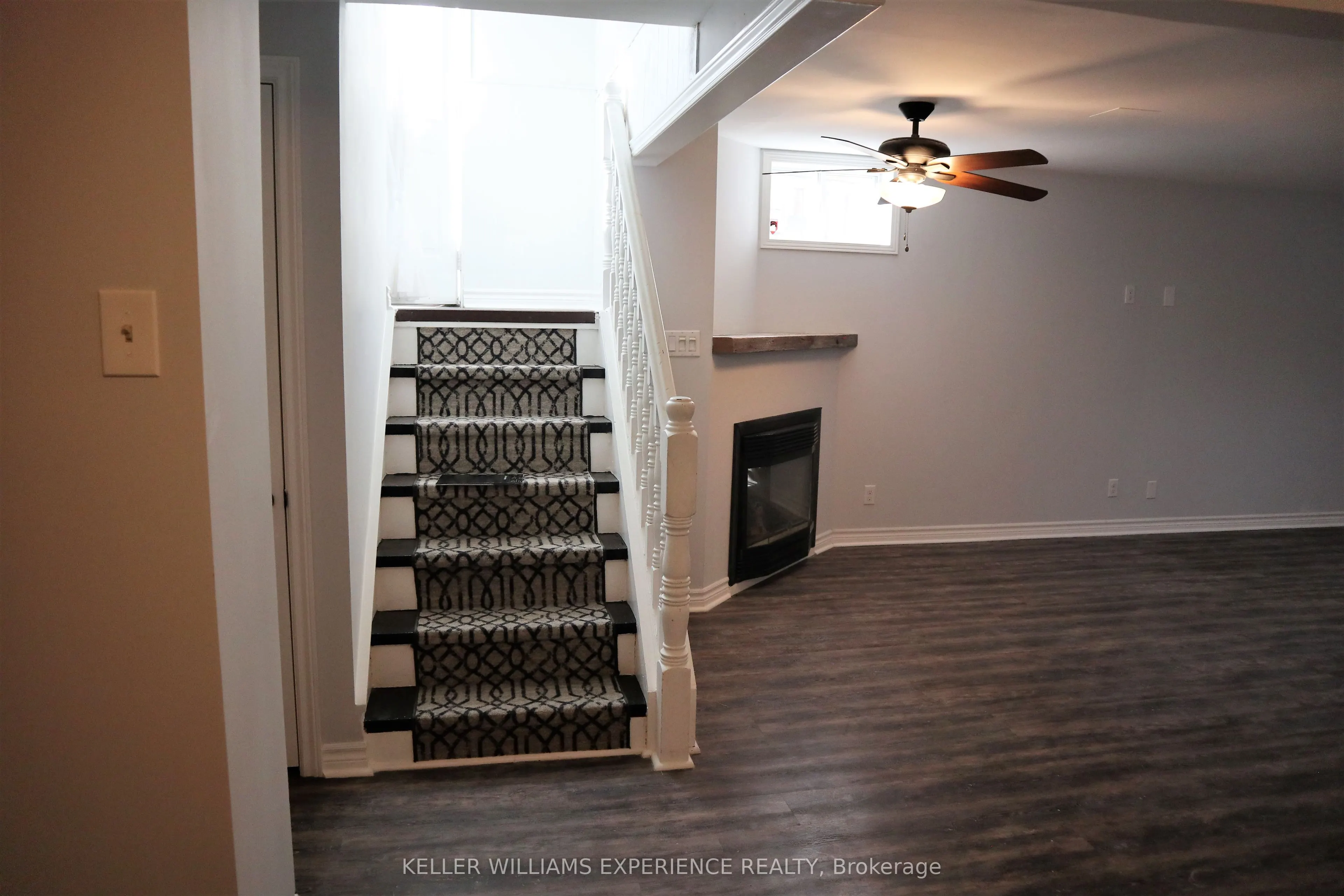 39 Erindale Avenue, #Lower