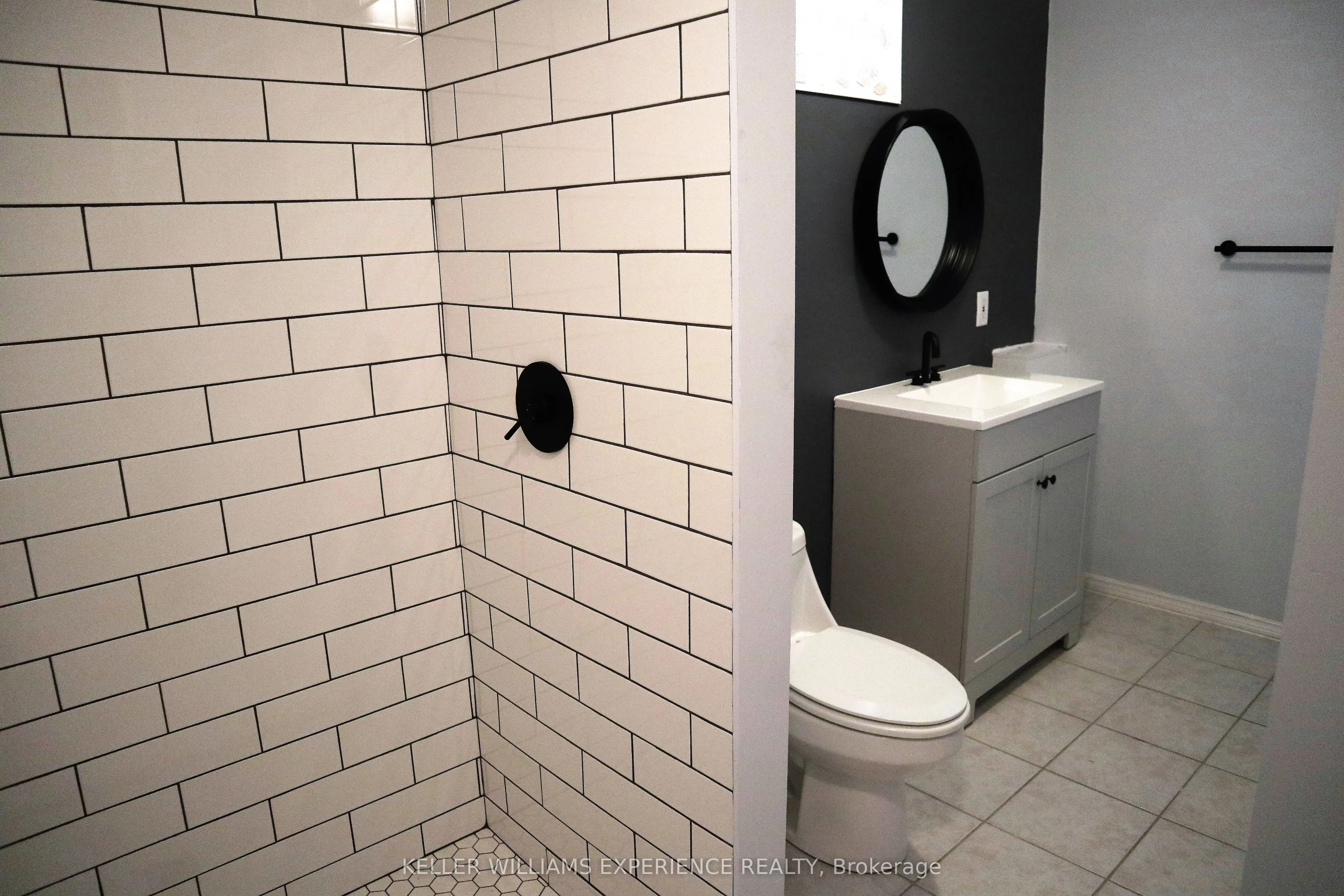 39 Erindale Avenue, #Lower