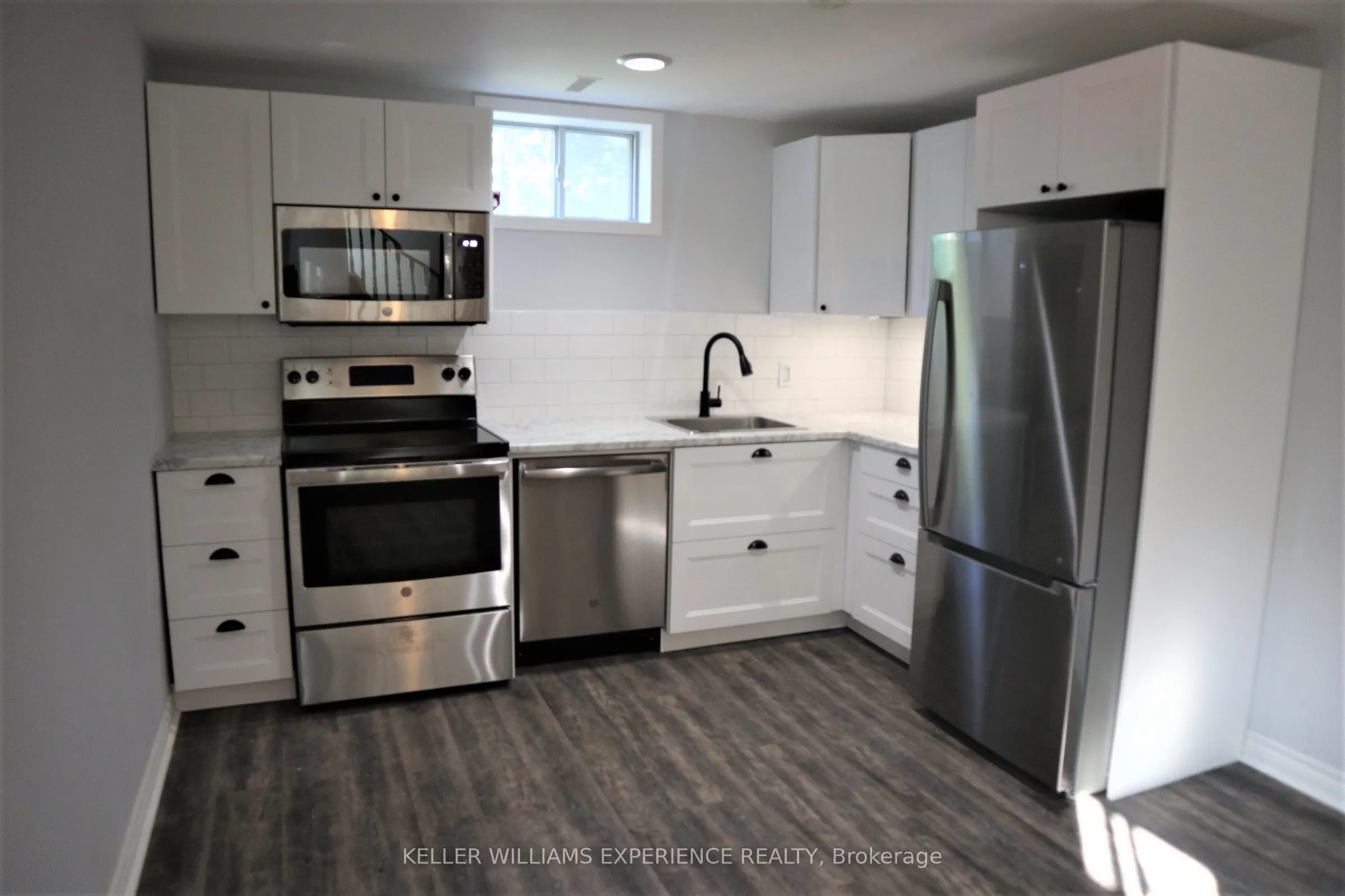 39 Erindale Avenue, #Lower