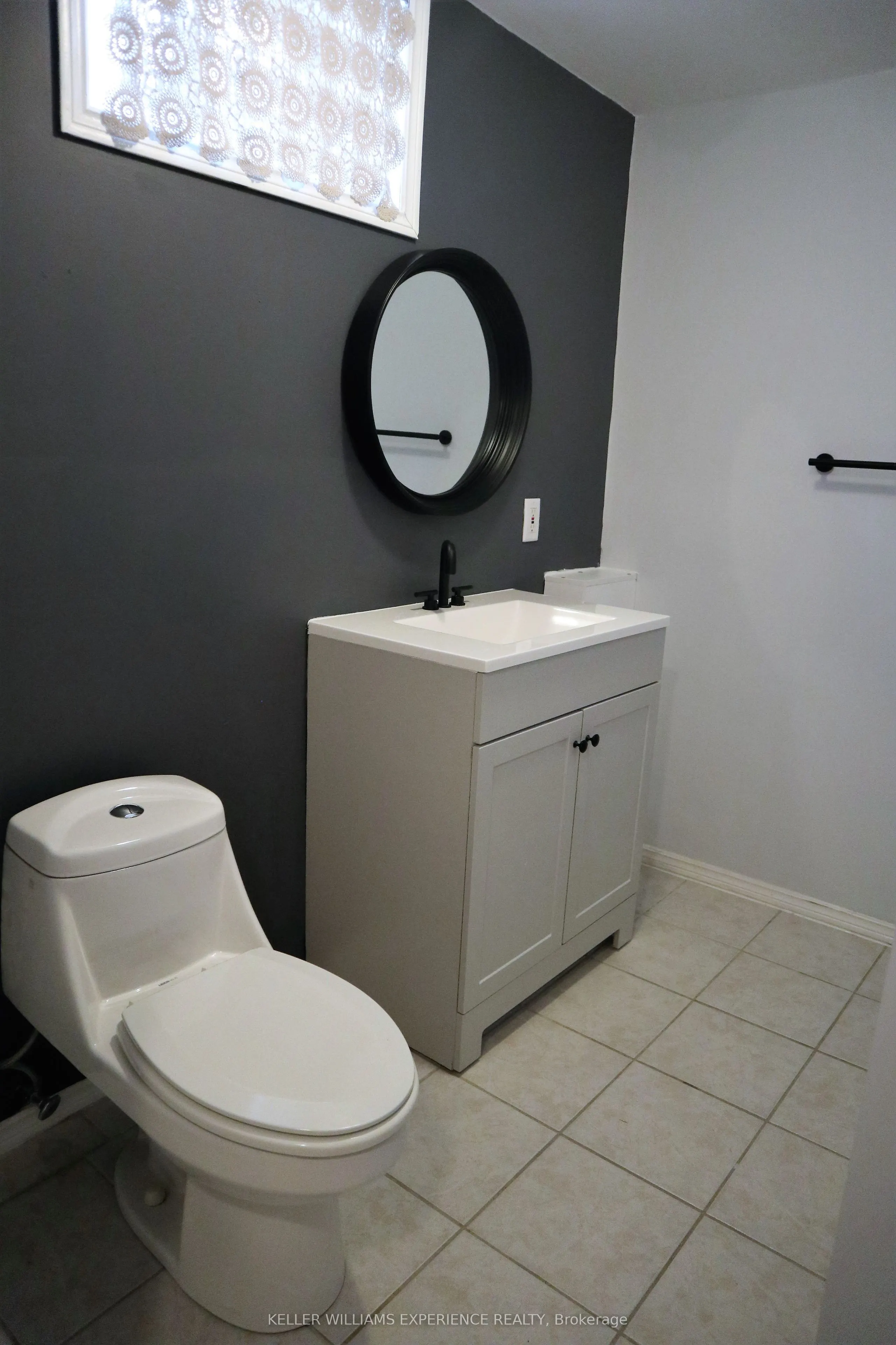 39 Erindale Avenue, #Lower