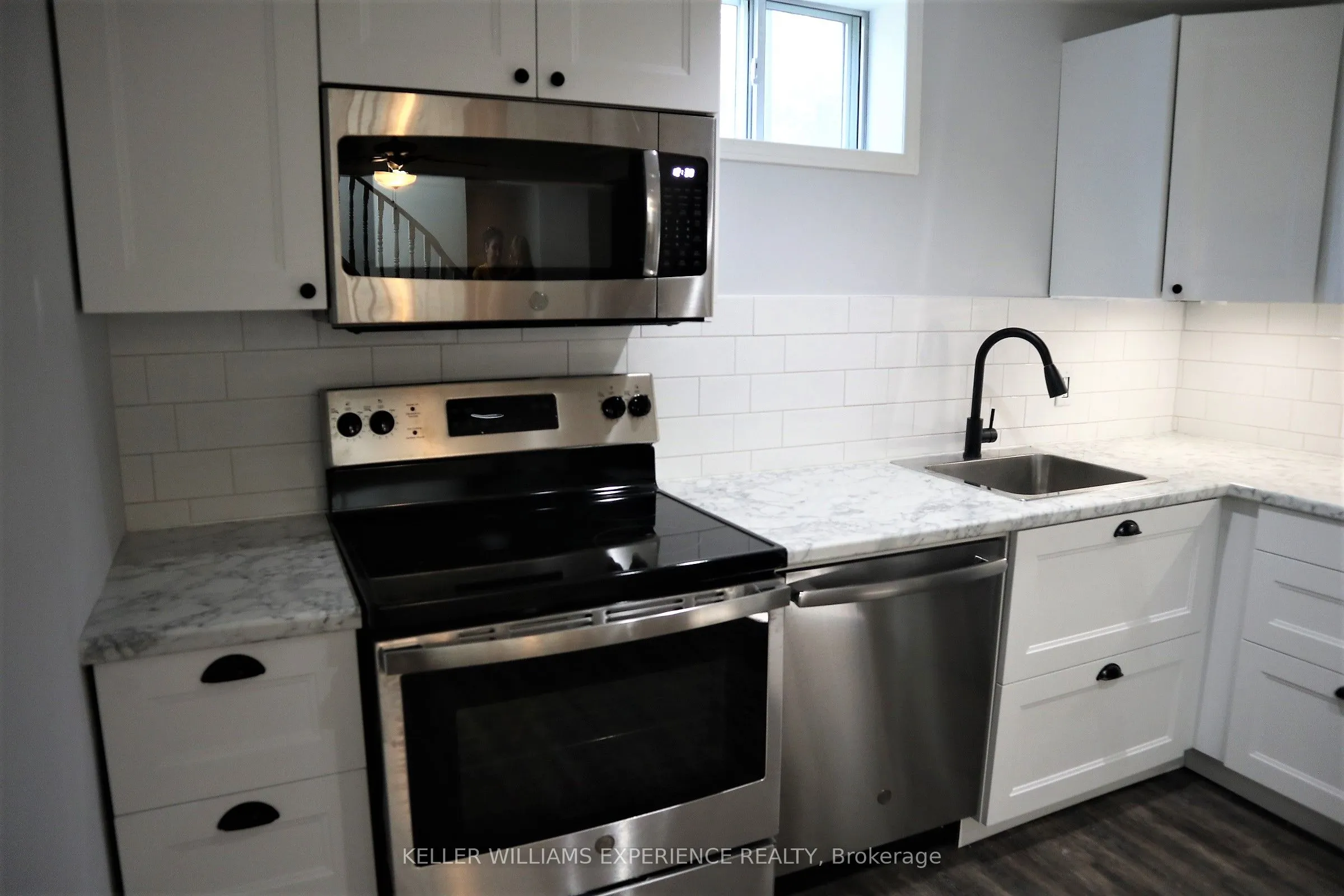 39 Erindale Avenue, #Lower