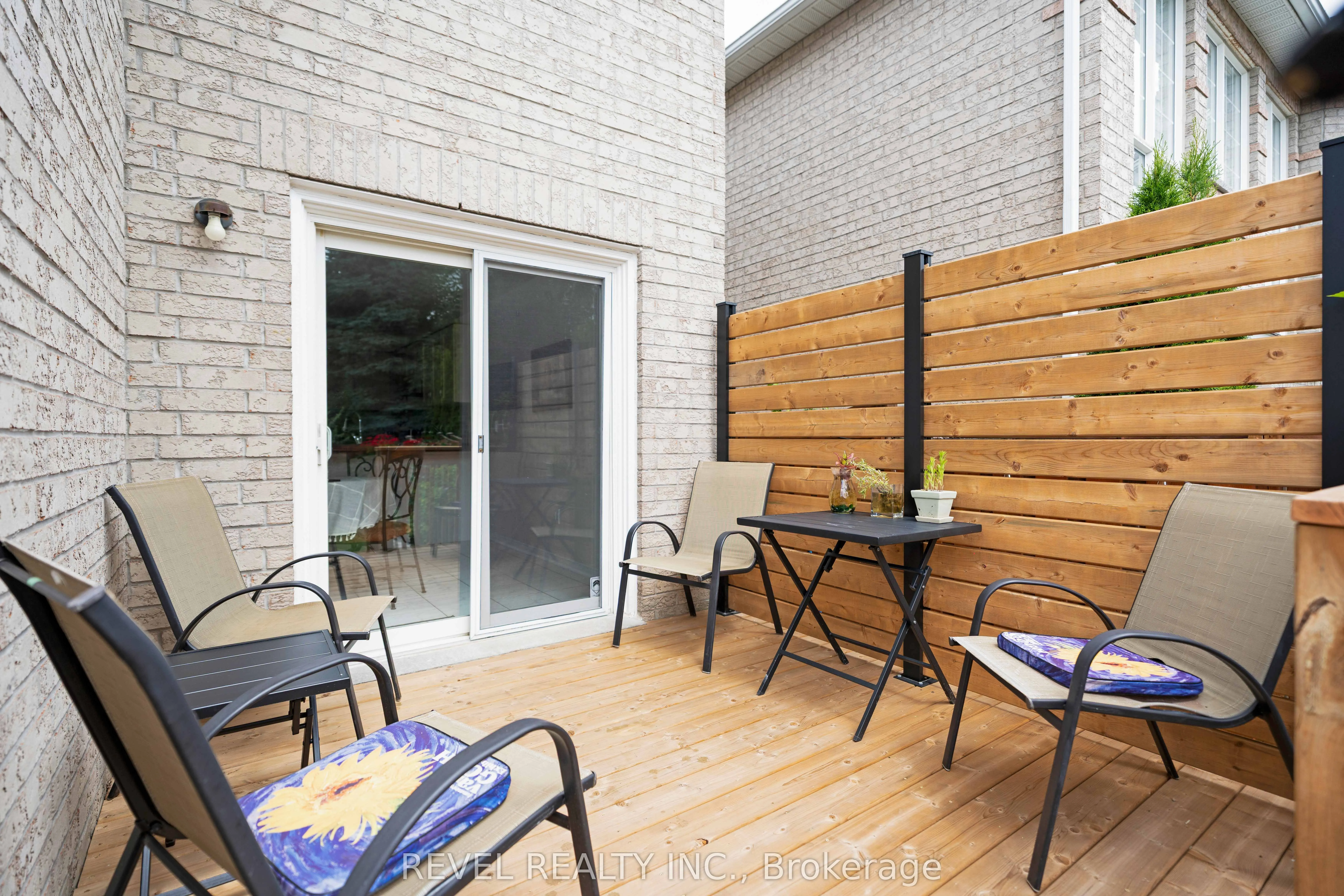 21 Ewart Street