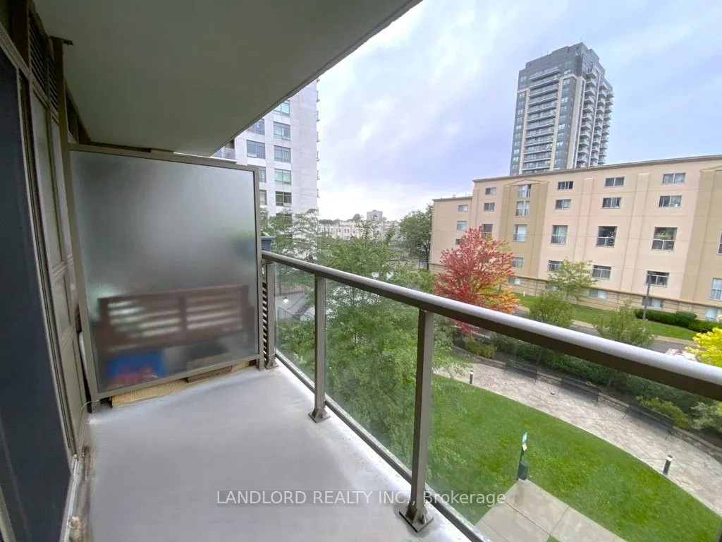 816 Lansdowne Avenue, #306