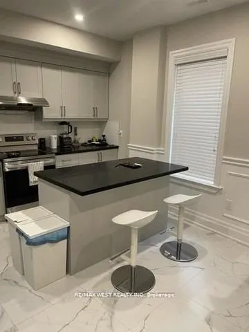 1495 King Street W, #2nd Fl
