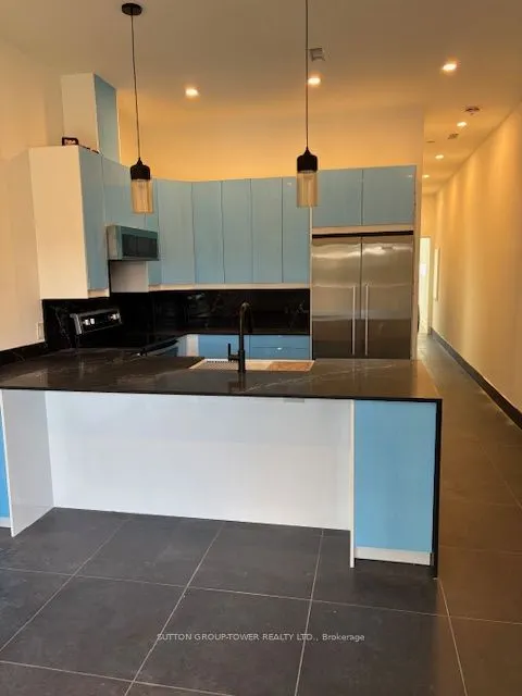 105 Campbell Avenue, #2