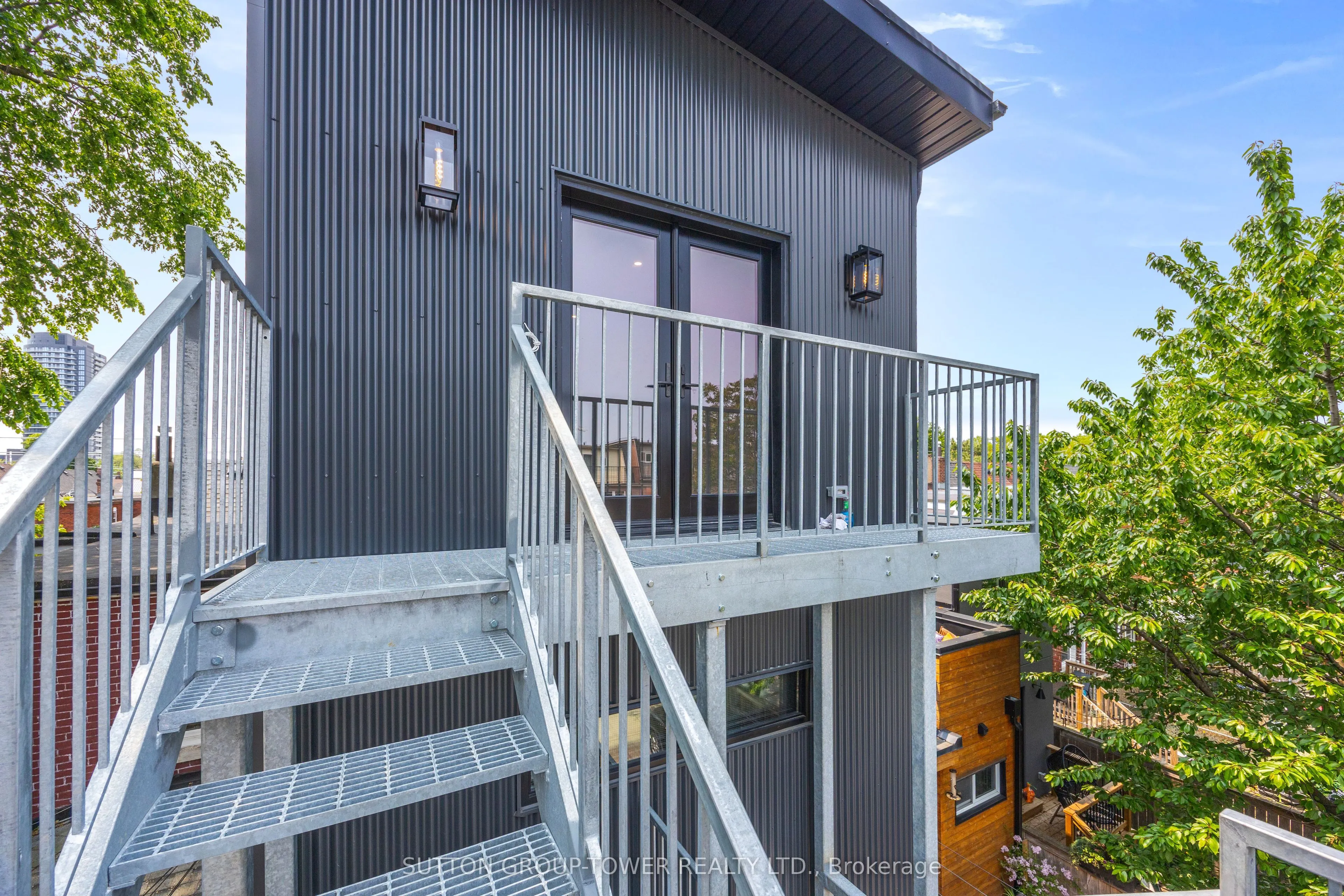 105 Campbell Avenue, #2