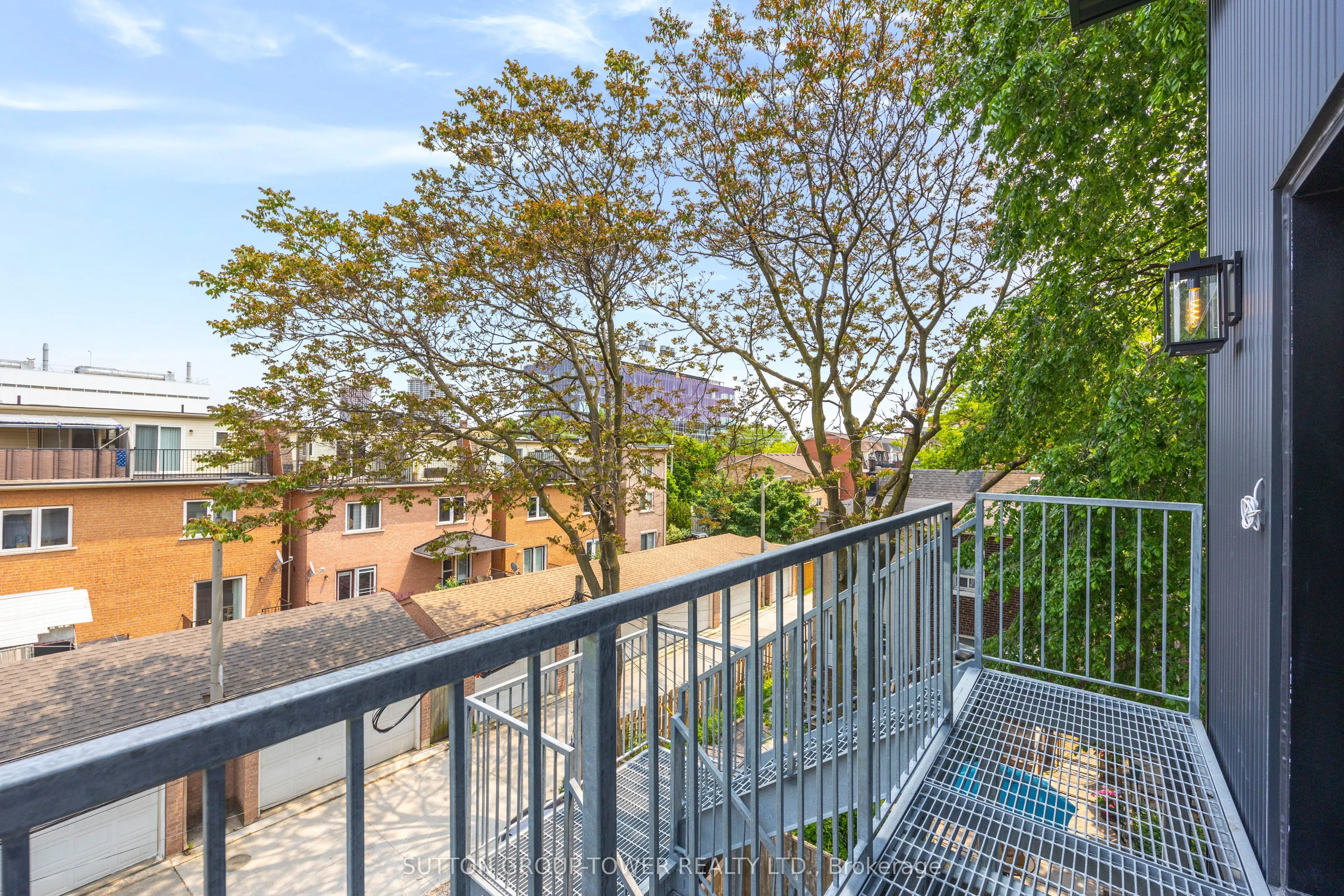 105 Campbell Avenue, #2