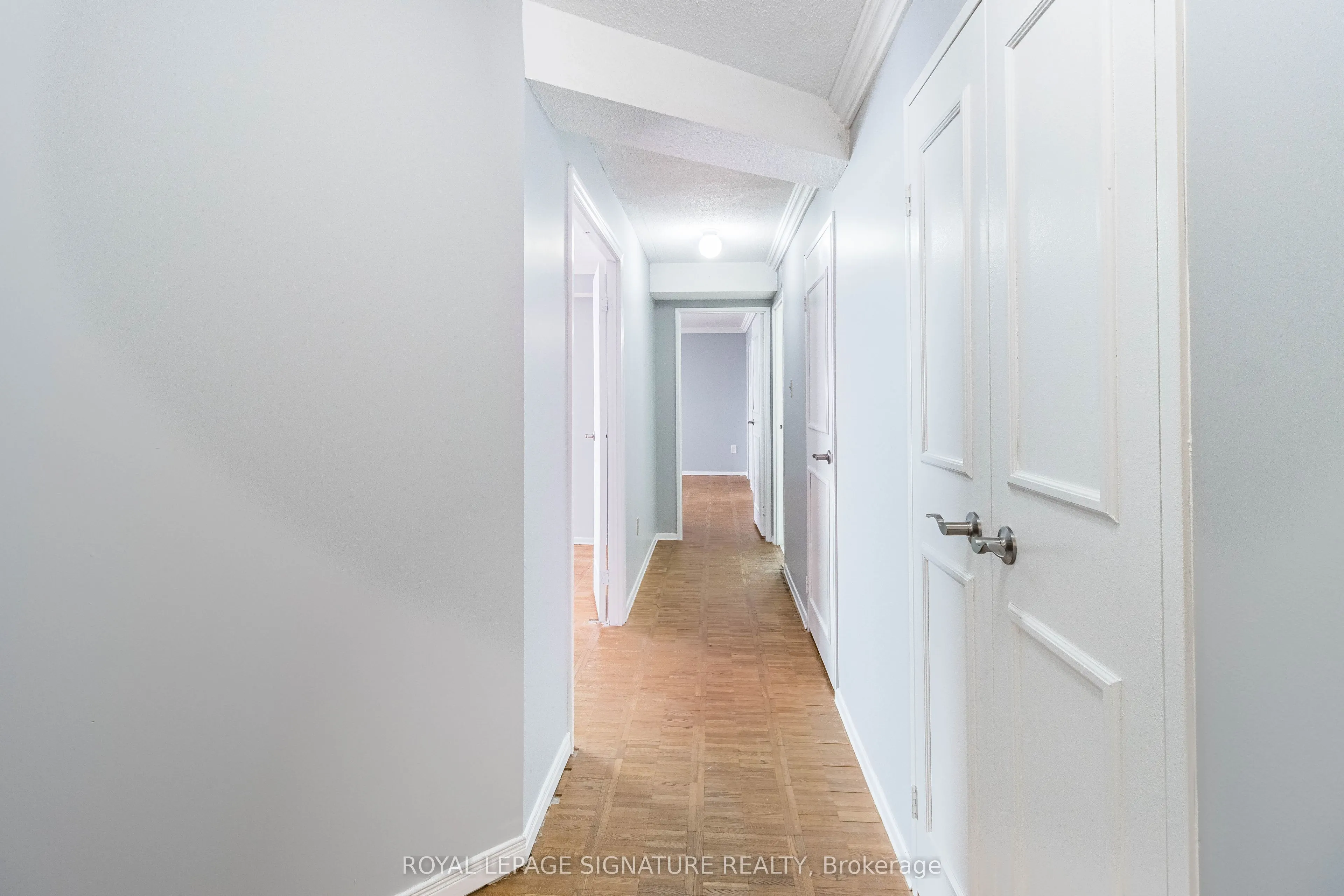 3650 Kaneff Crescent, #2606