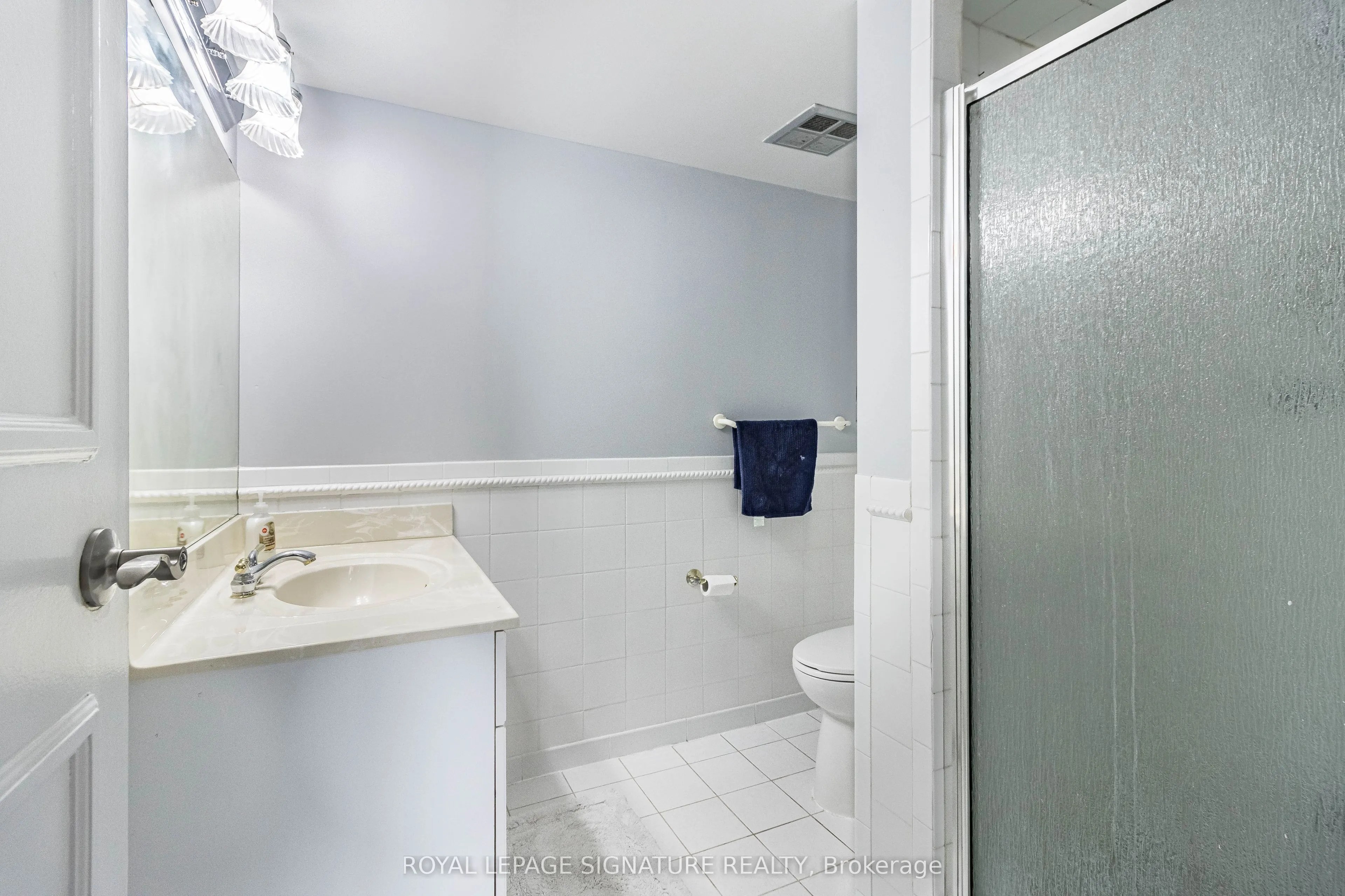 3650 Kaneff Crescent, #2606
