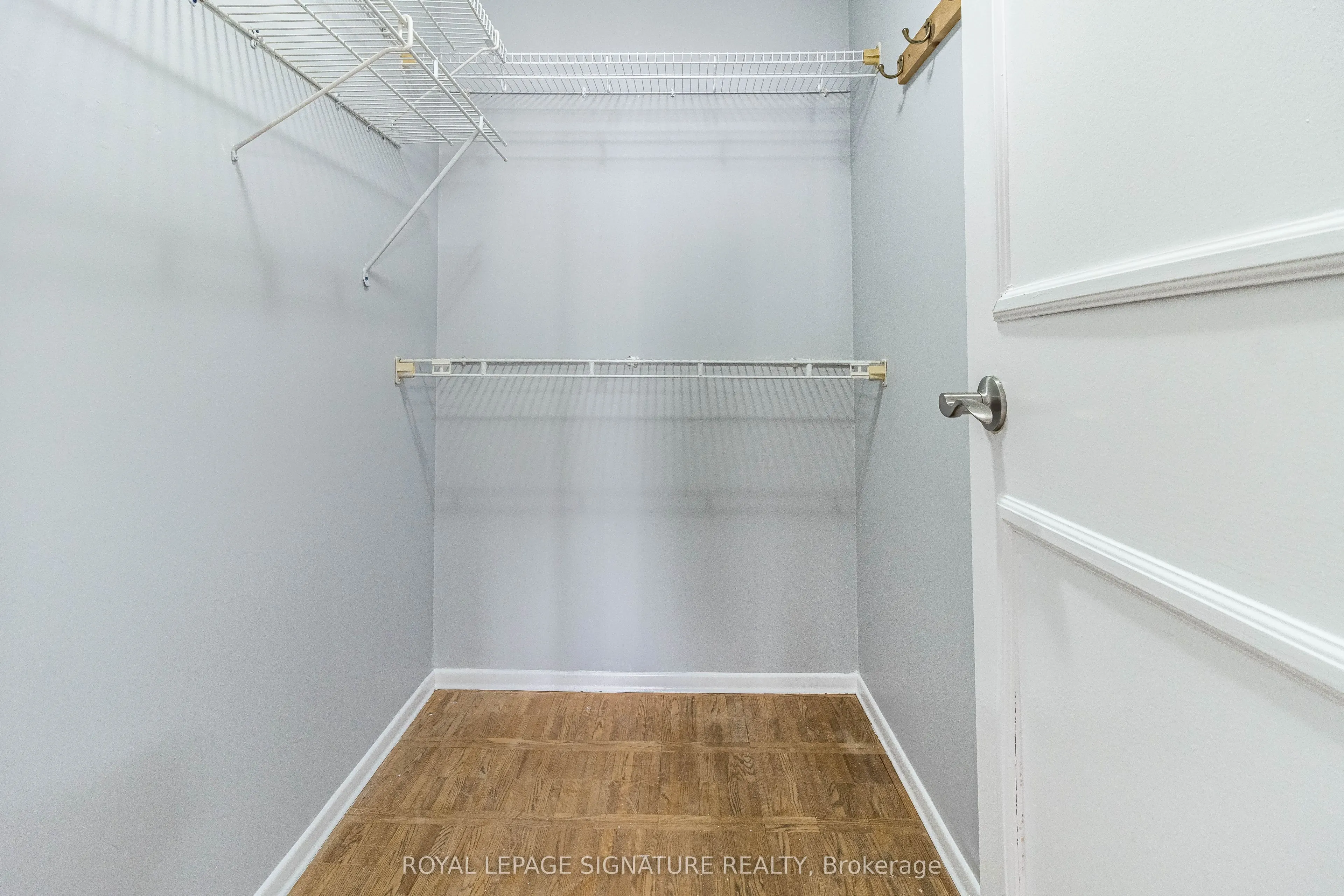 3650 Kaneff Crescent, #2606