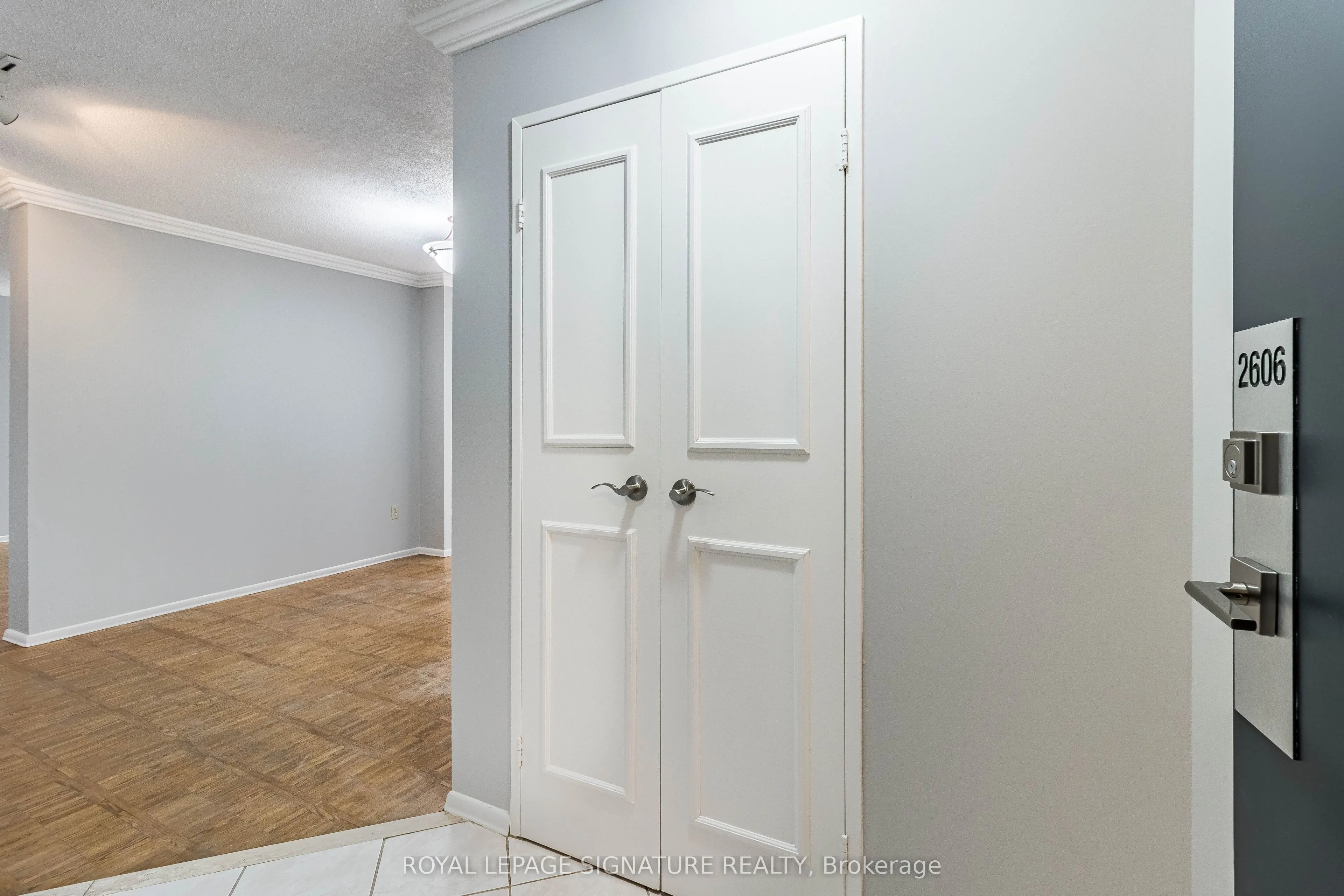 3650 Kaneff Crescent, #2606
