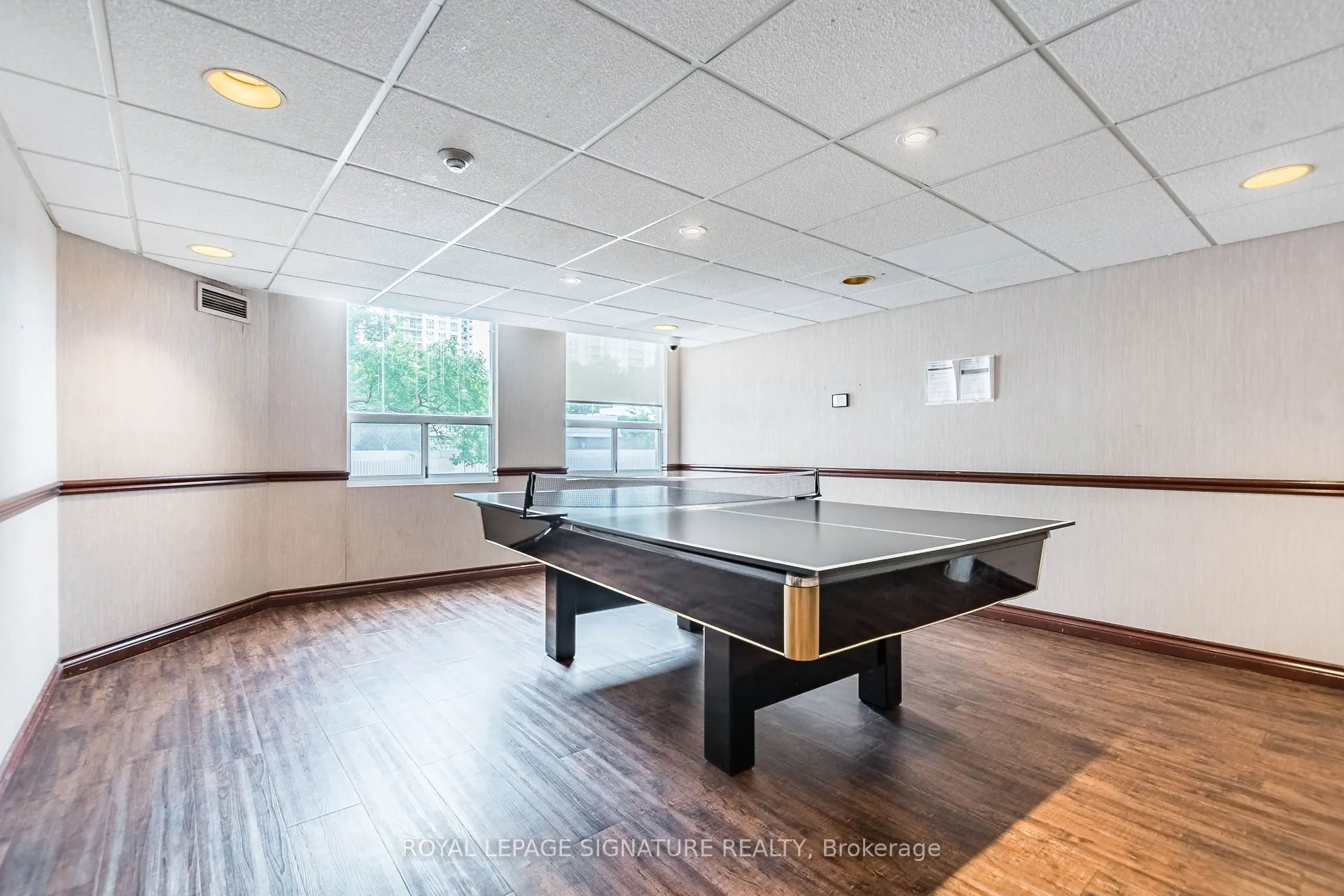 3650 Kaneff Crescent, #2606