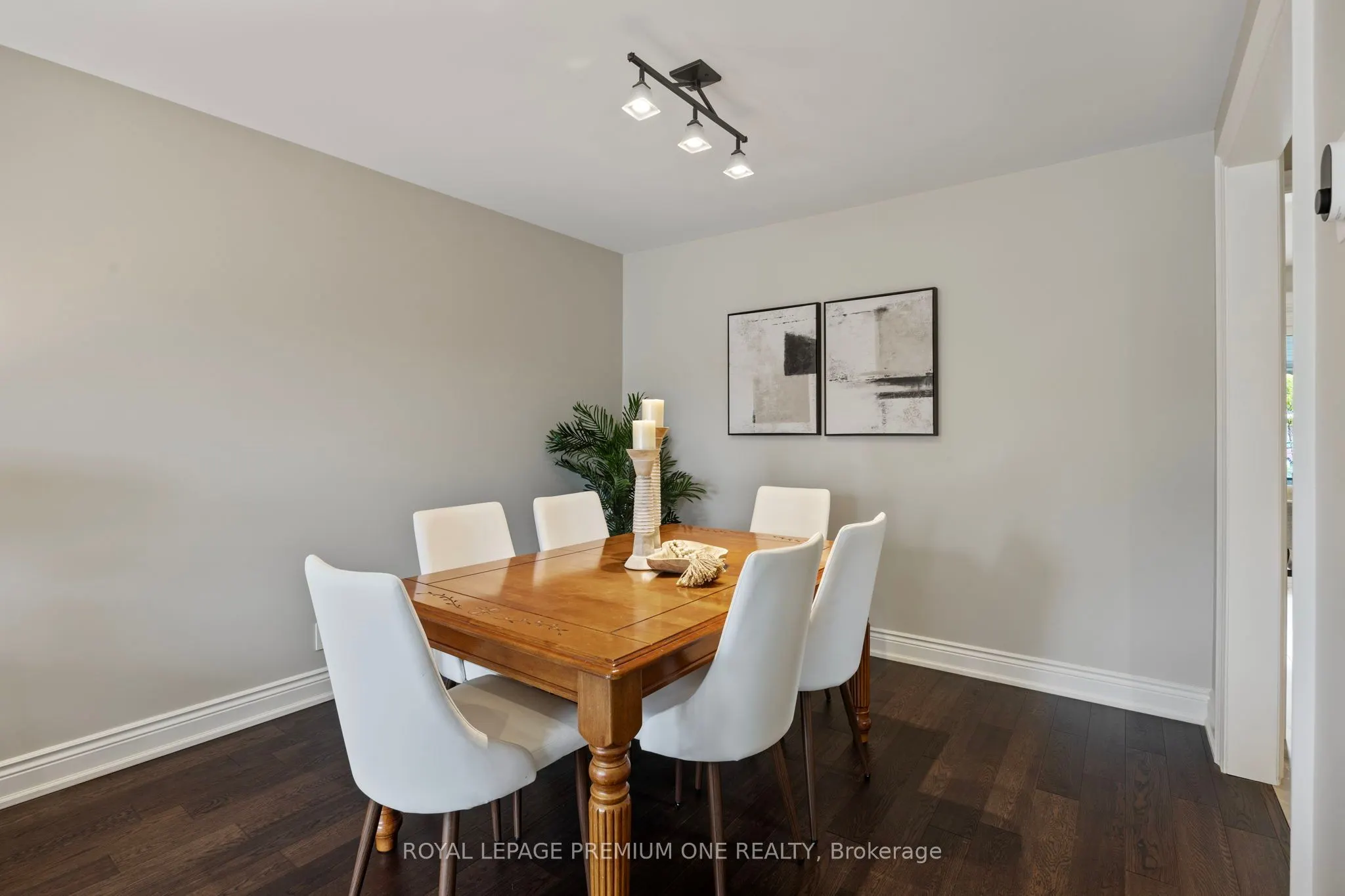 8 Buttercup Crescent