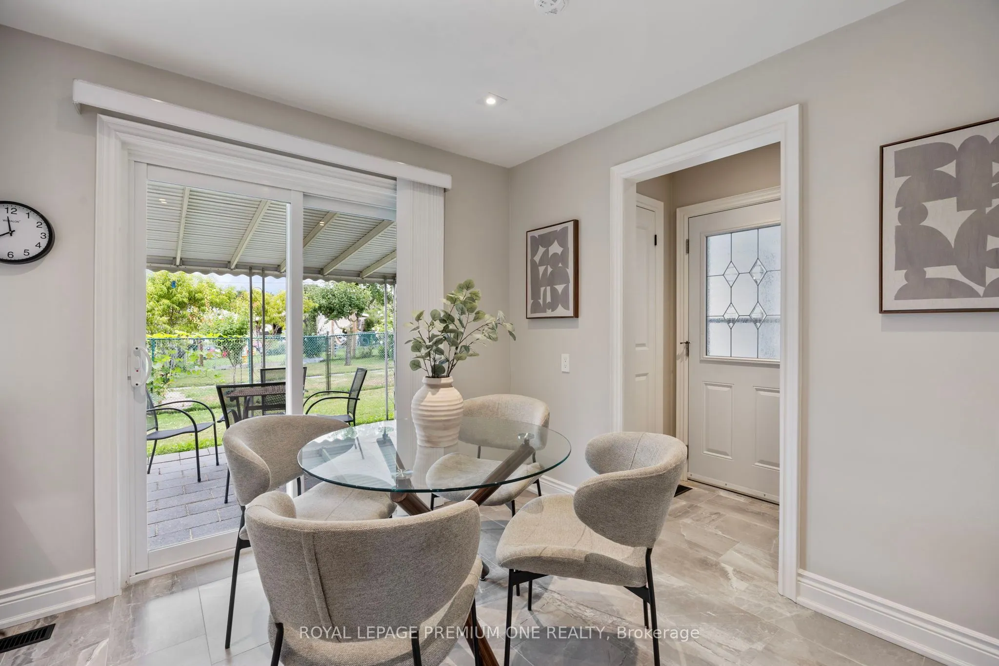 8 Buttercup Crescent