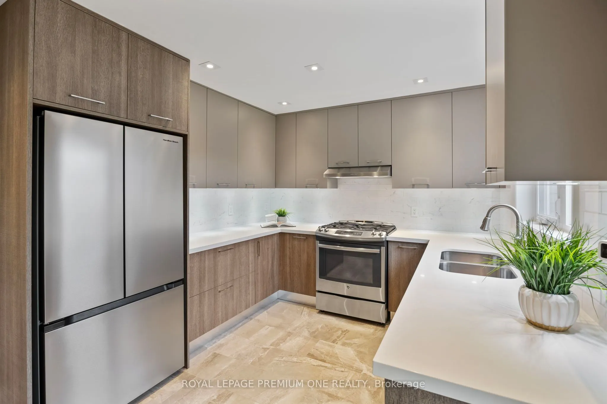 8 Buttercup Crescent