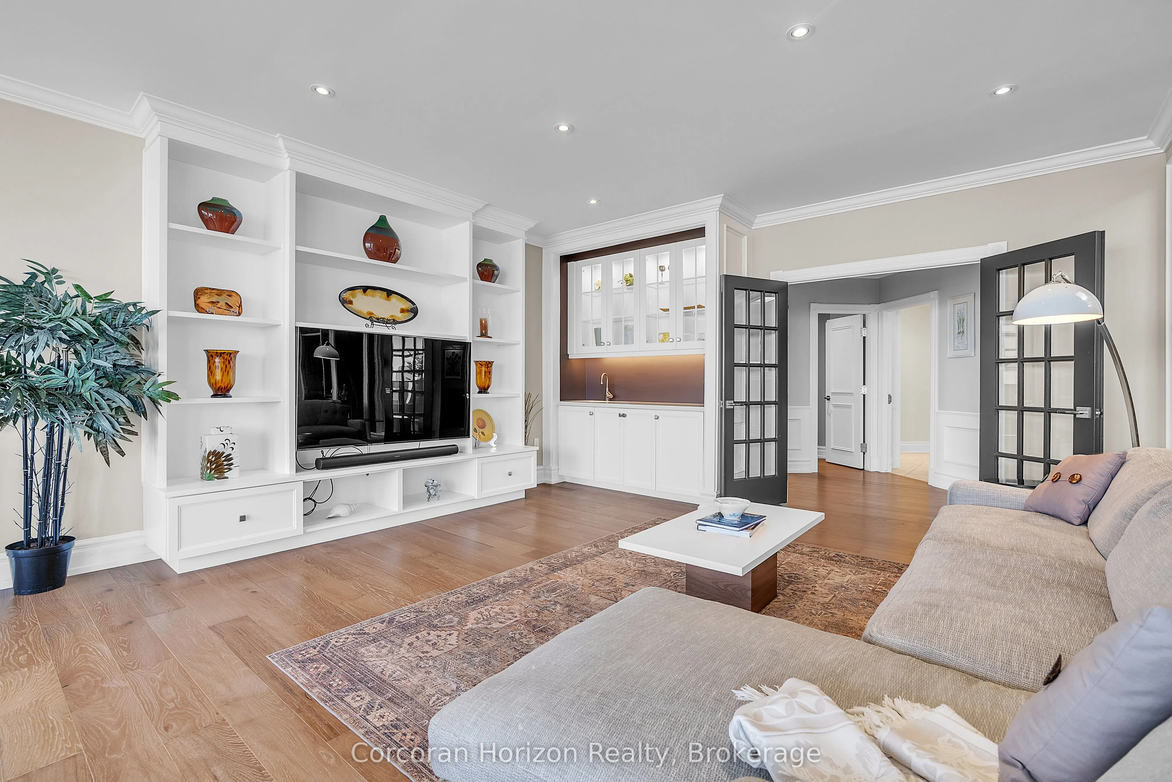1237 North Shore Boulevard E, #1201