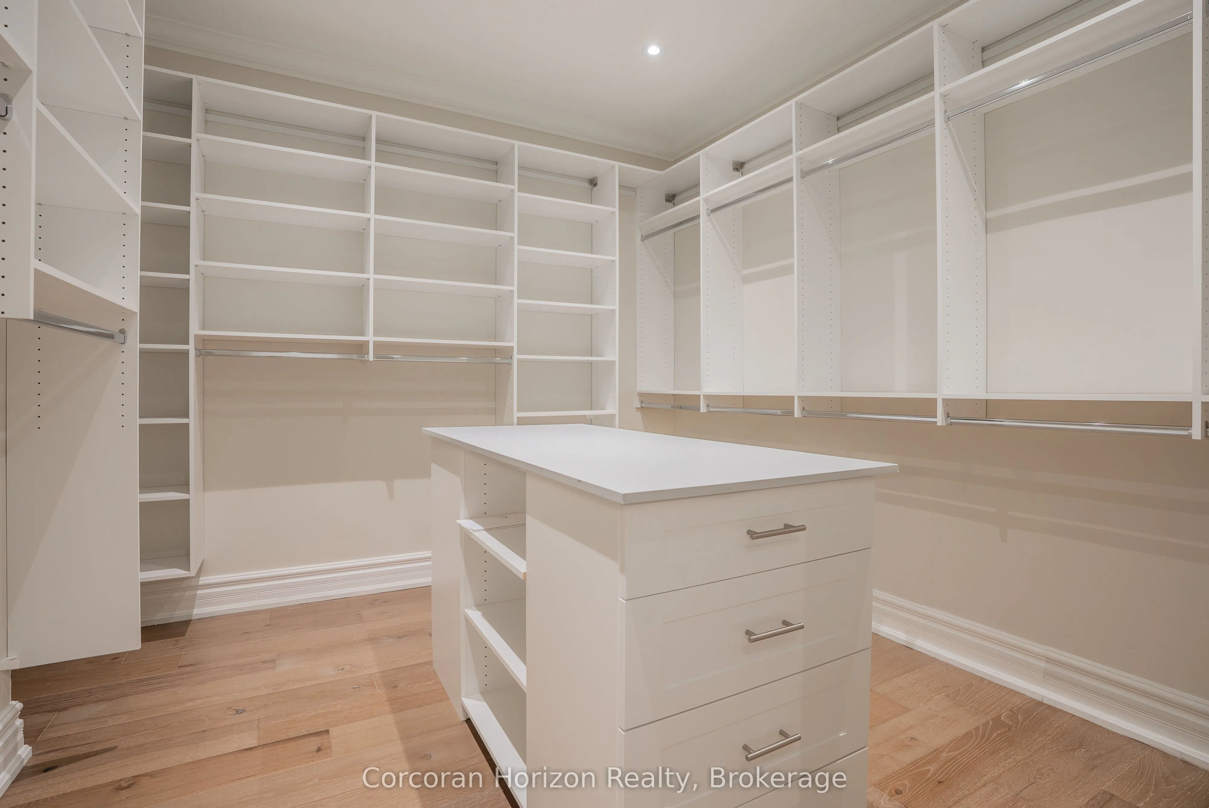 1237 North Shore Boulevard E, #1201