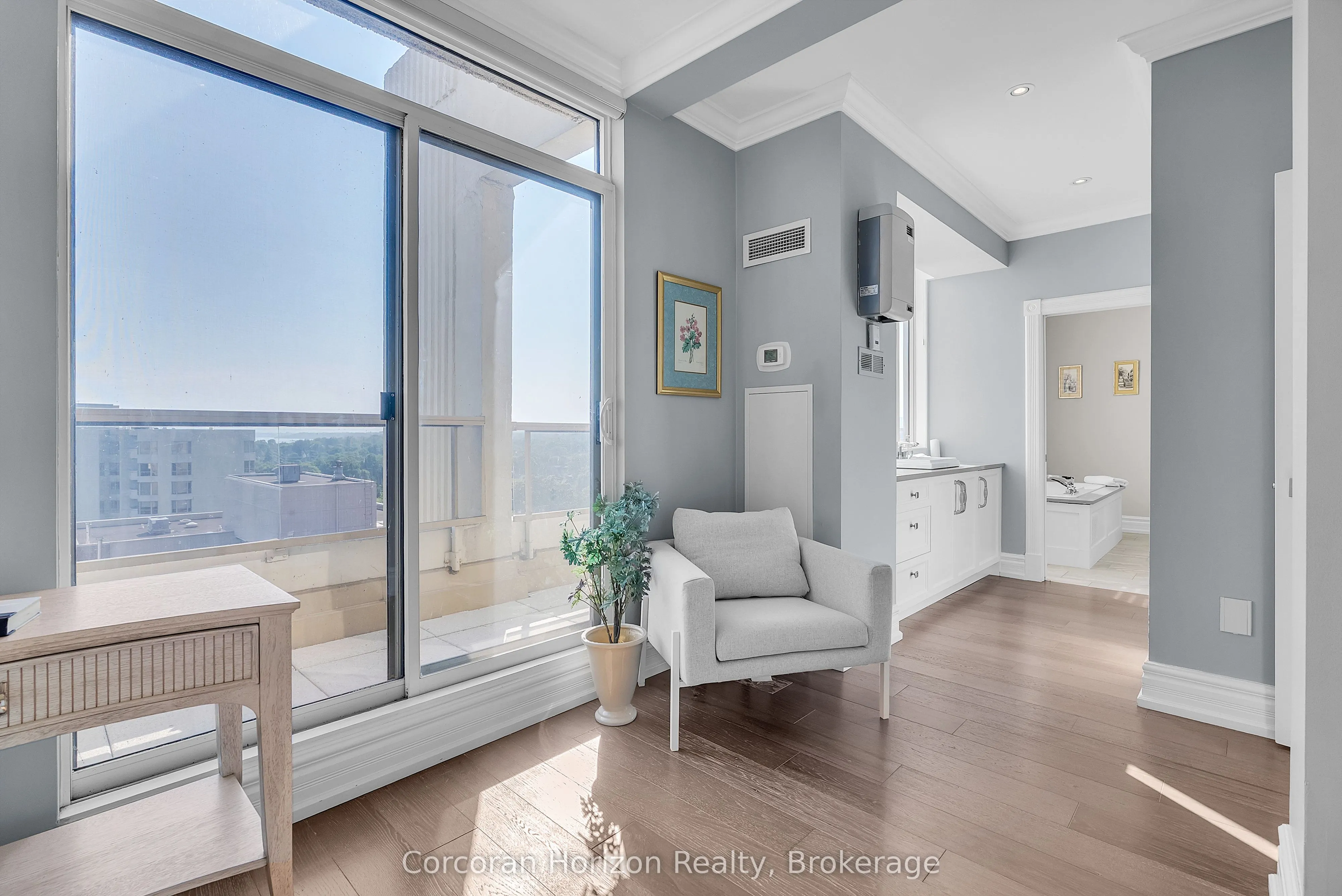 1237 North Shore Boulevard E, #1201