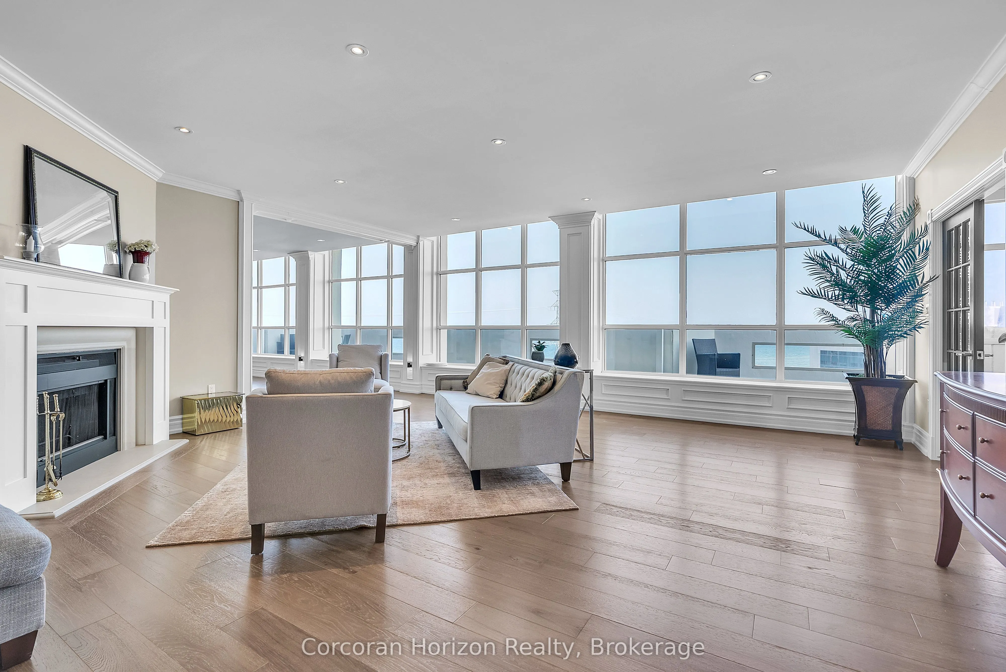 1237 North Shore Boulevard E, #1201