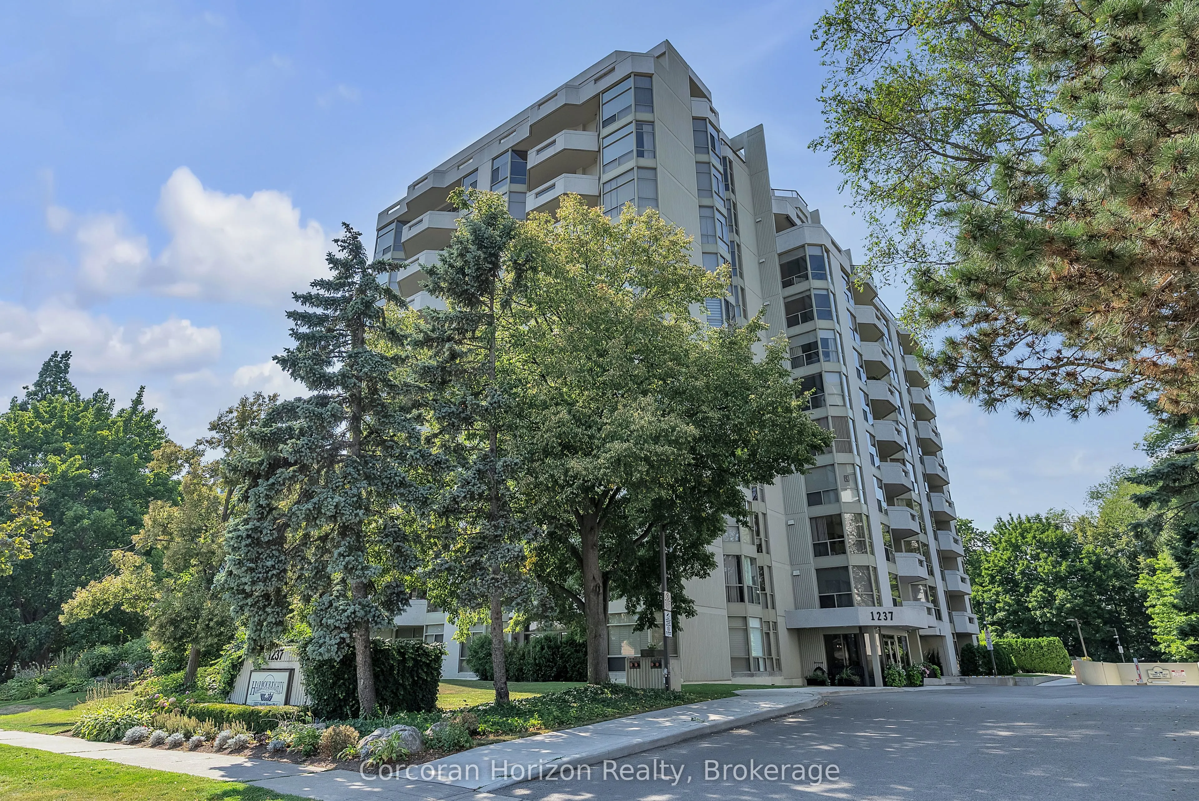1237 North Shore Boulevard E, #1201