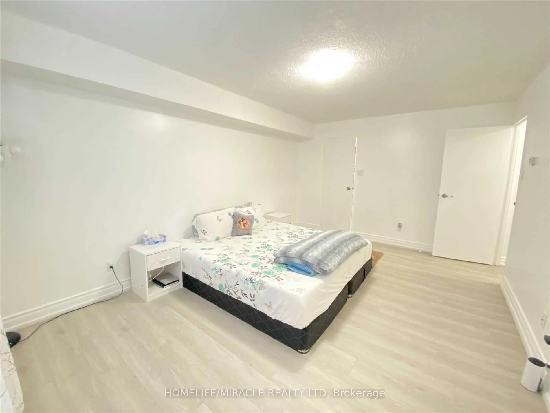 3695 Kaneff Crescent, #1508