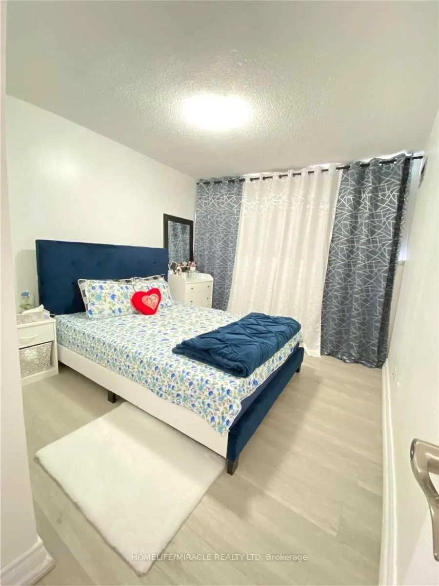 3695 Kaneff Crescent, #1508