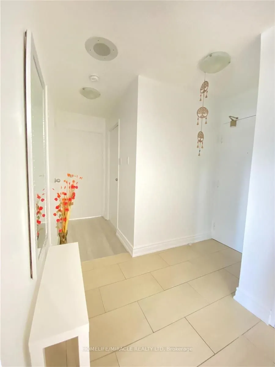 3695 Kaneff Crescent, #1508