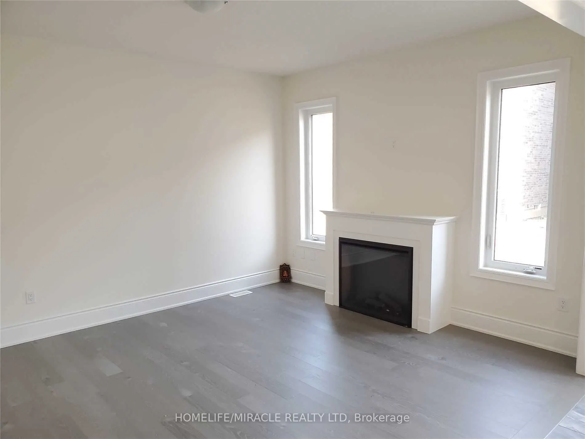 19 Cobriza Crescent, #(Upper)