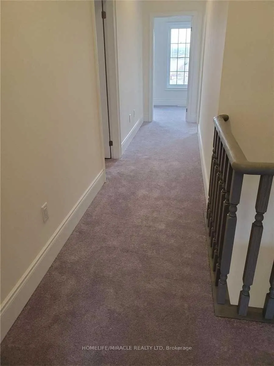 19 Cobriza Crescent, #(Upper)