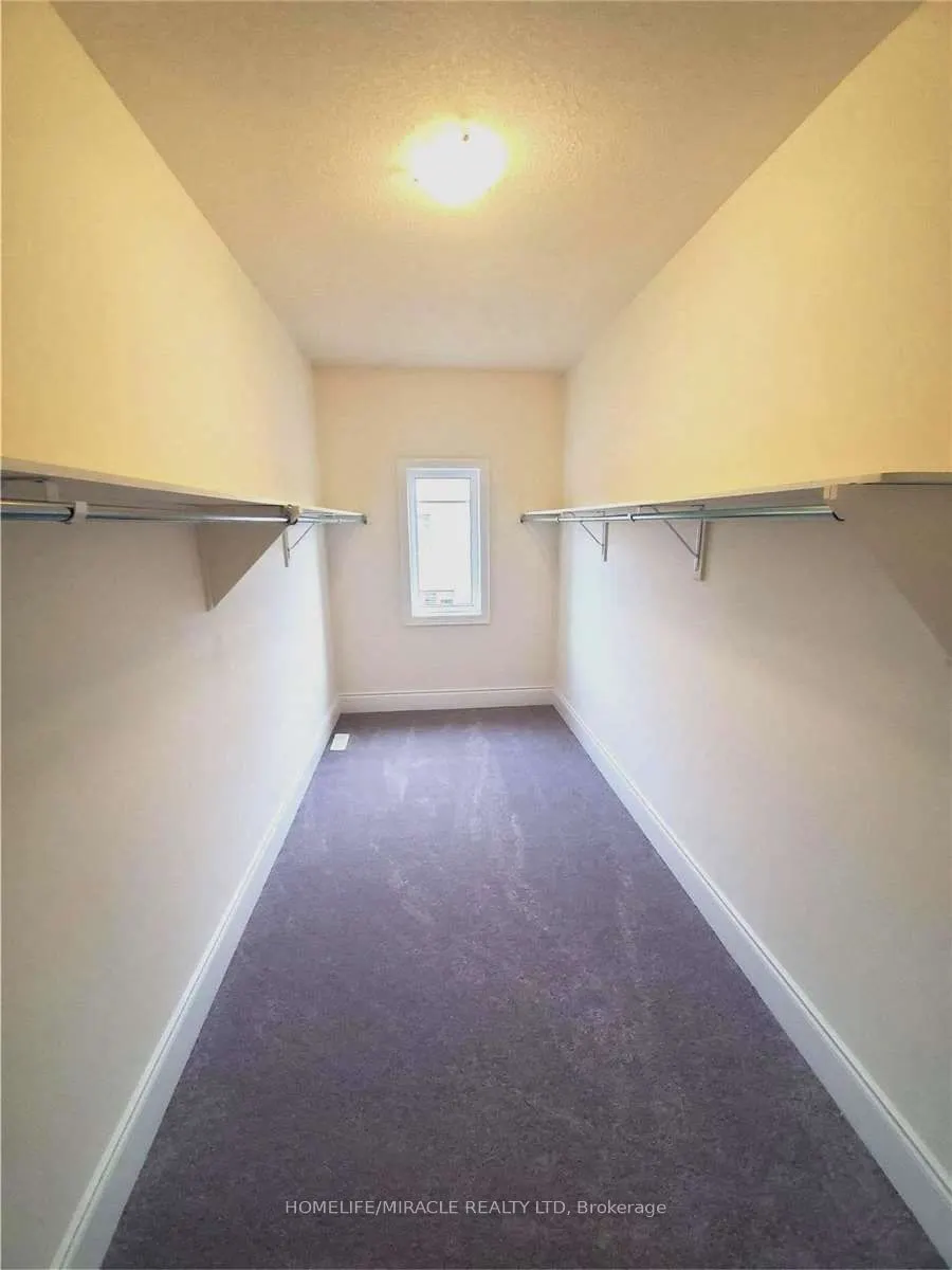 19 Cobriza Crescent, #(Upper)