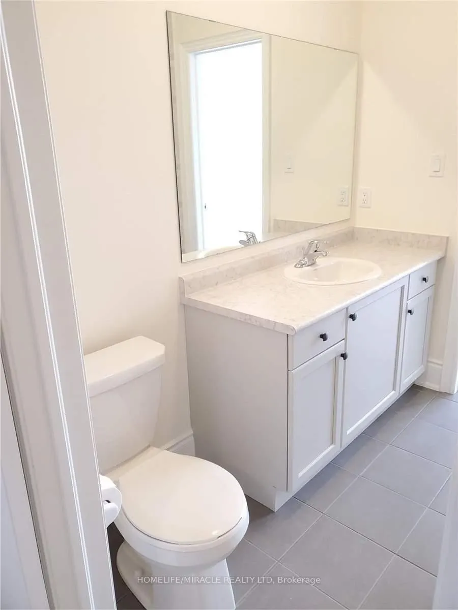 19 Cobriza Crescent, #(Upper)