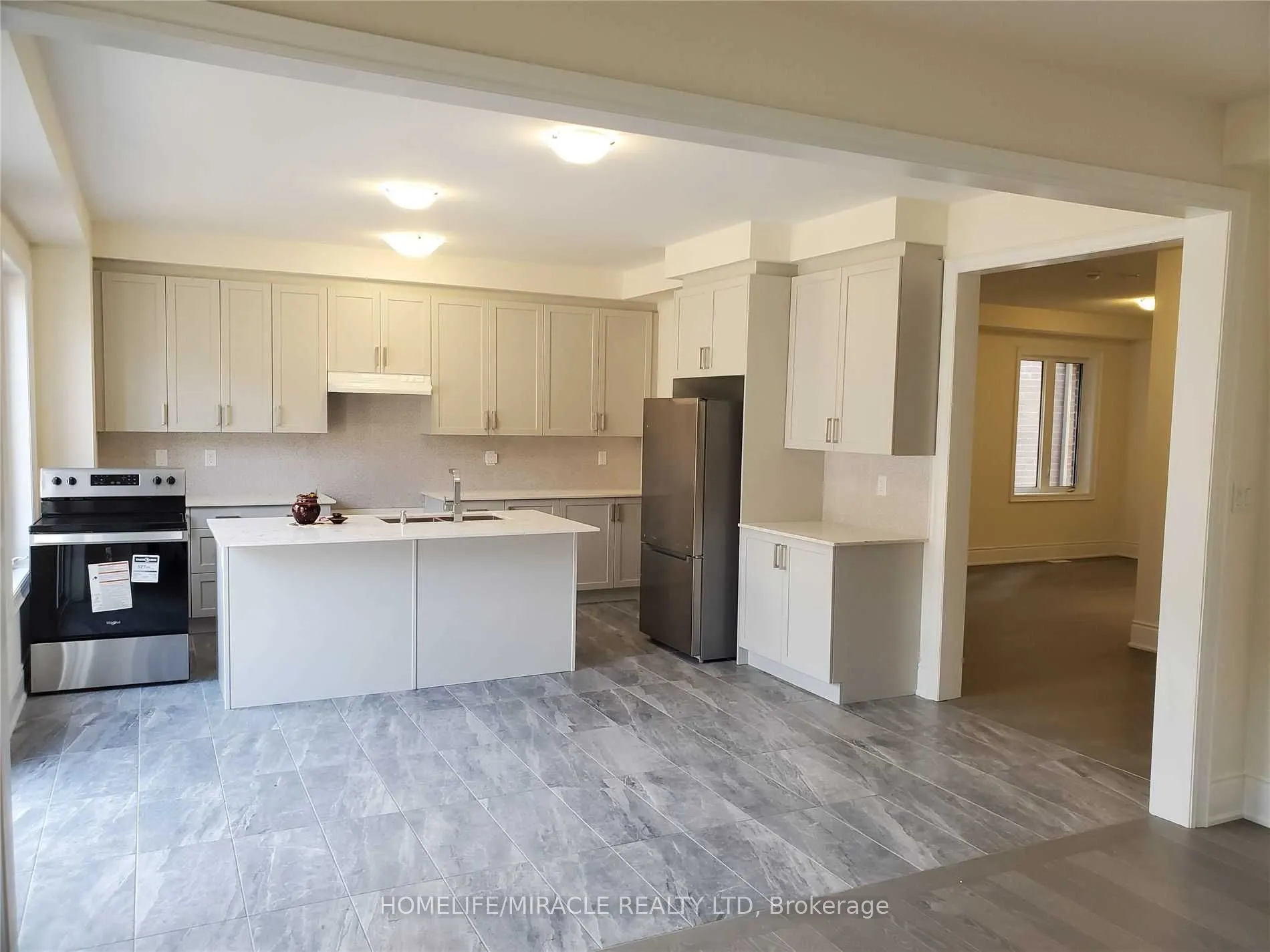 19 Cobriza Crescent, #(Upper)