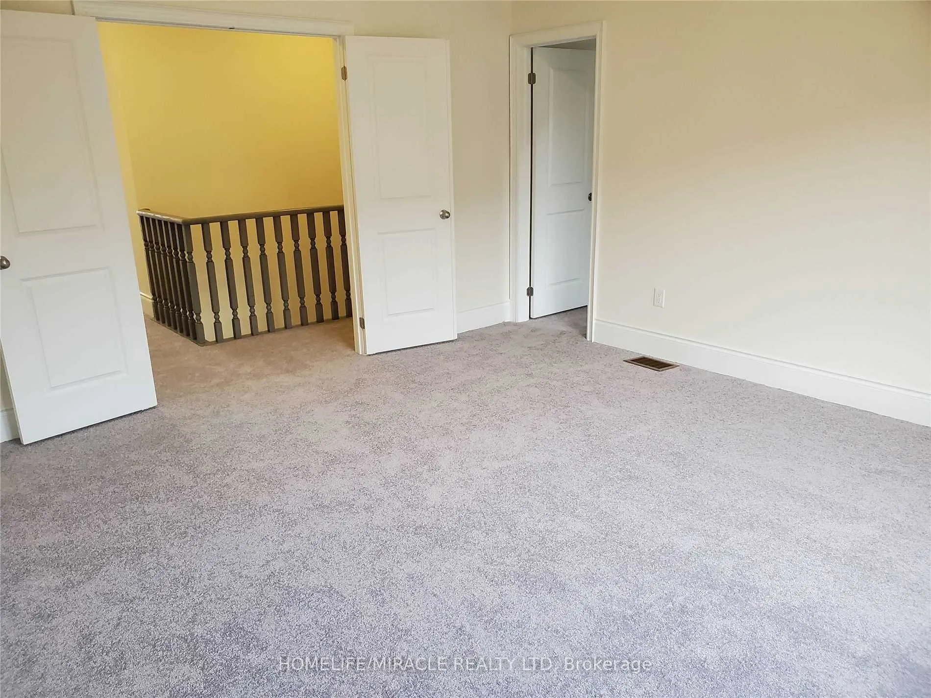 19 Cobriza Crescent, #(Upper)