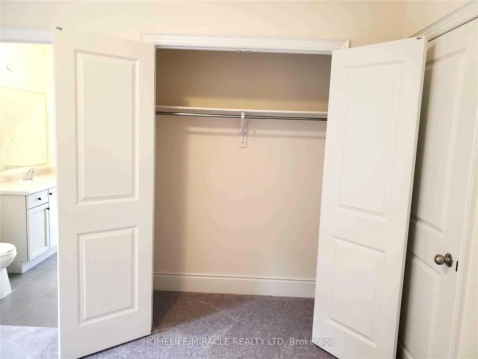 19 Cobriza Crescent, #(Upper)