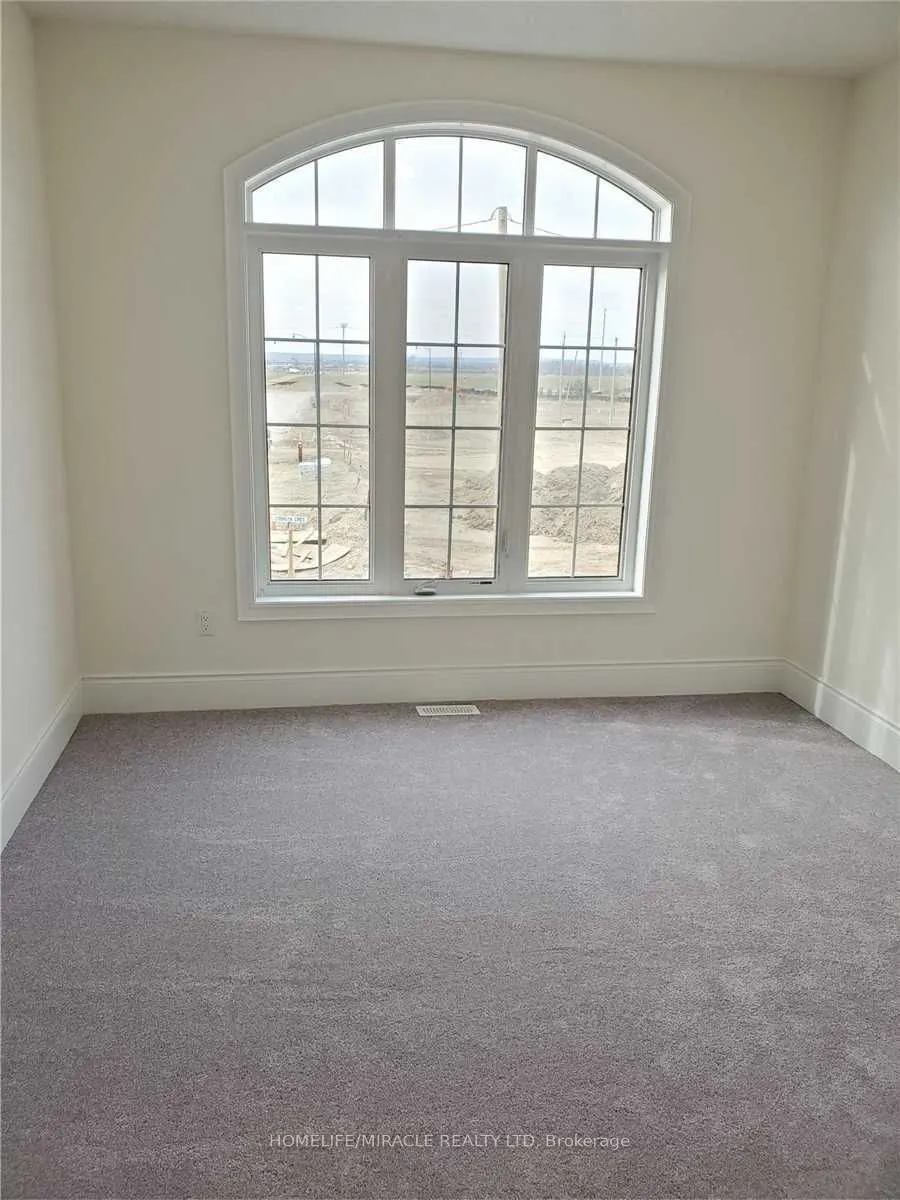 19 Cobriza Crescent, #(Upper)