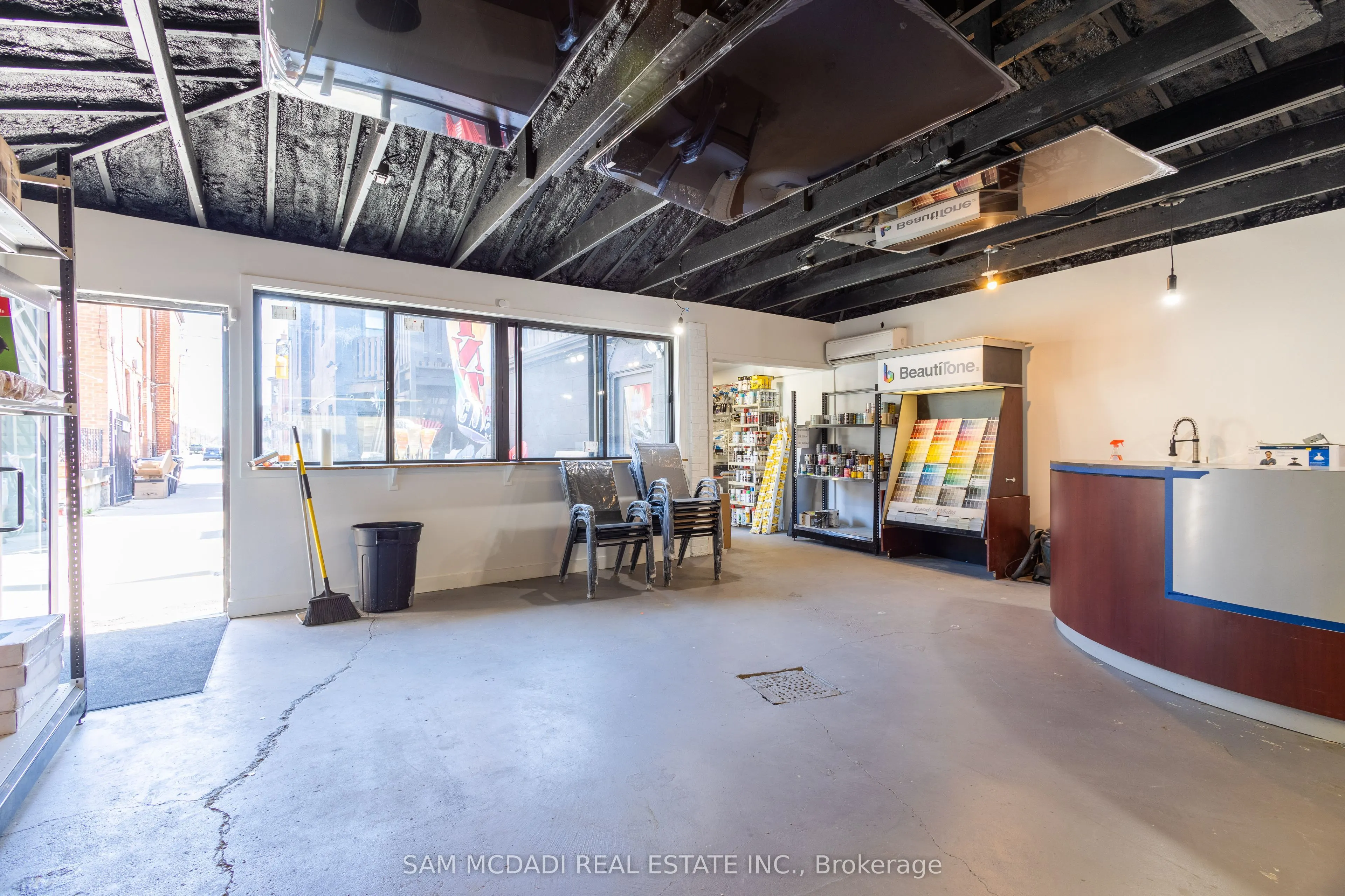 1212 Dufferin Street