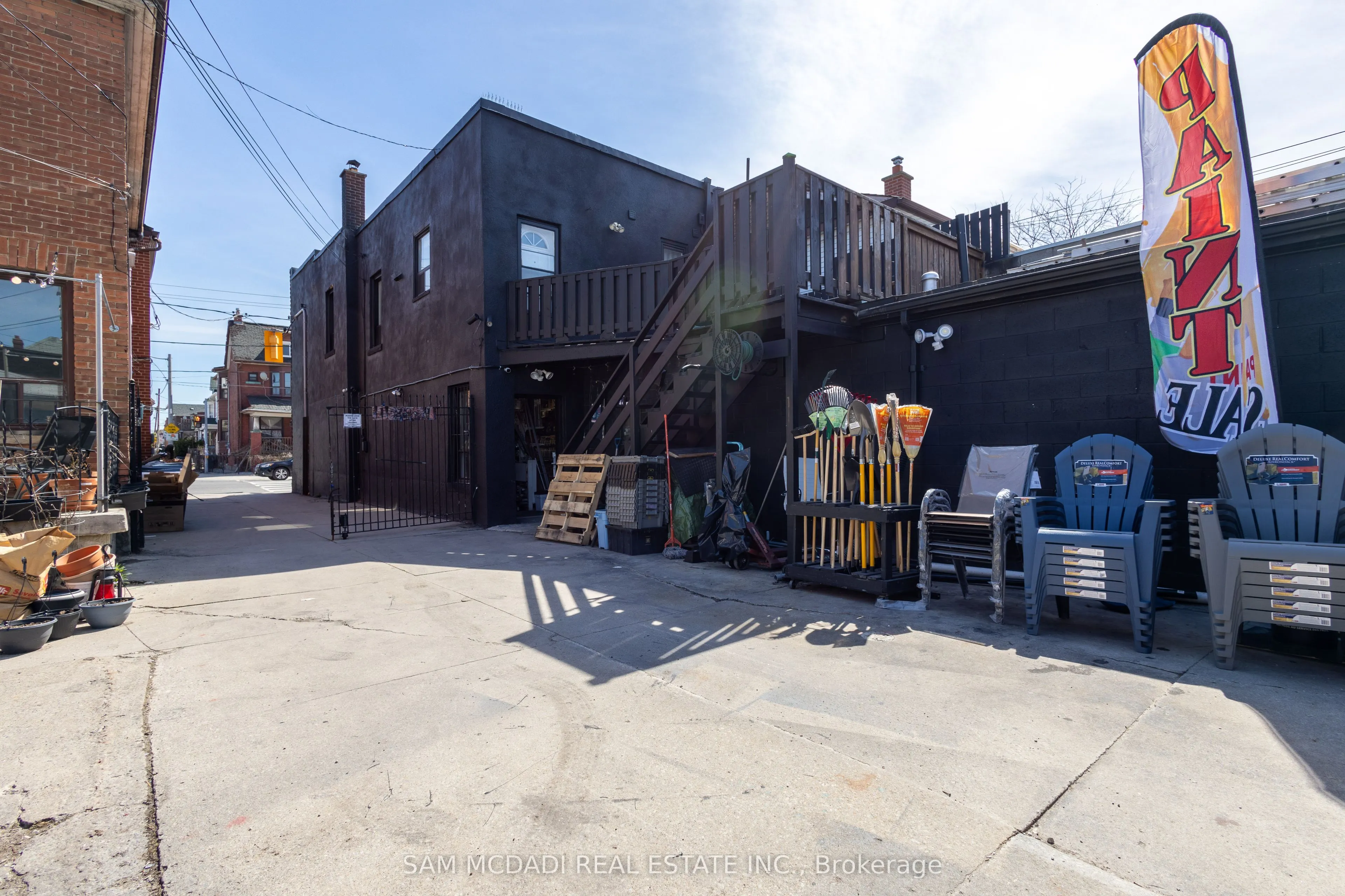 1212 Dufferin Street