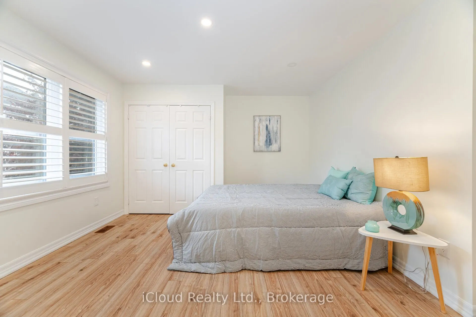 2185 Highcliffe Way
